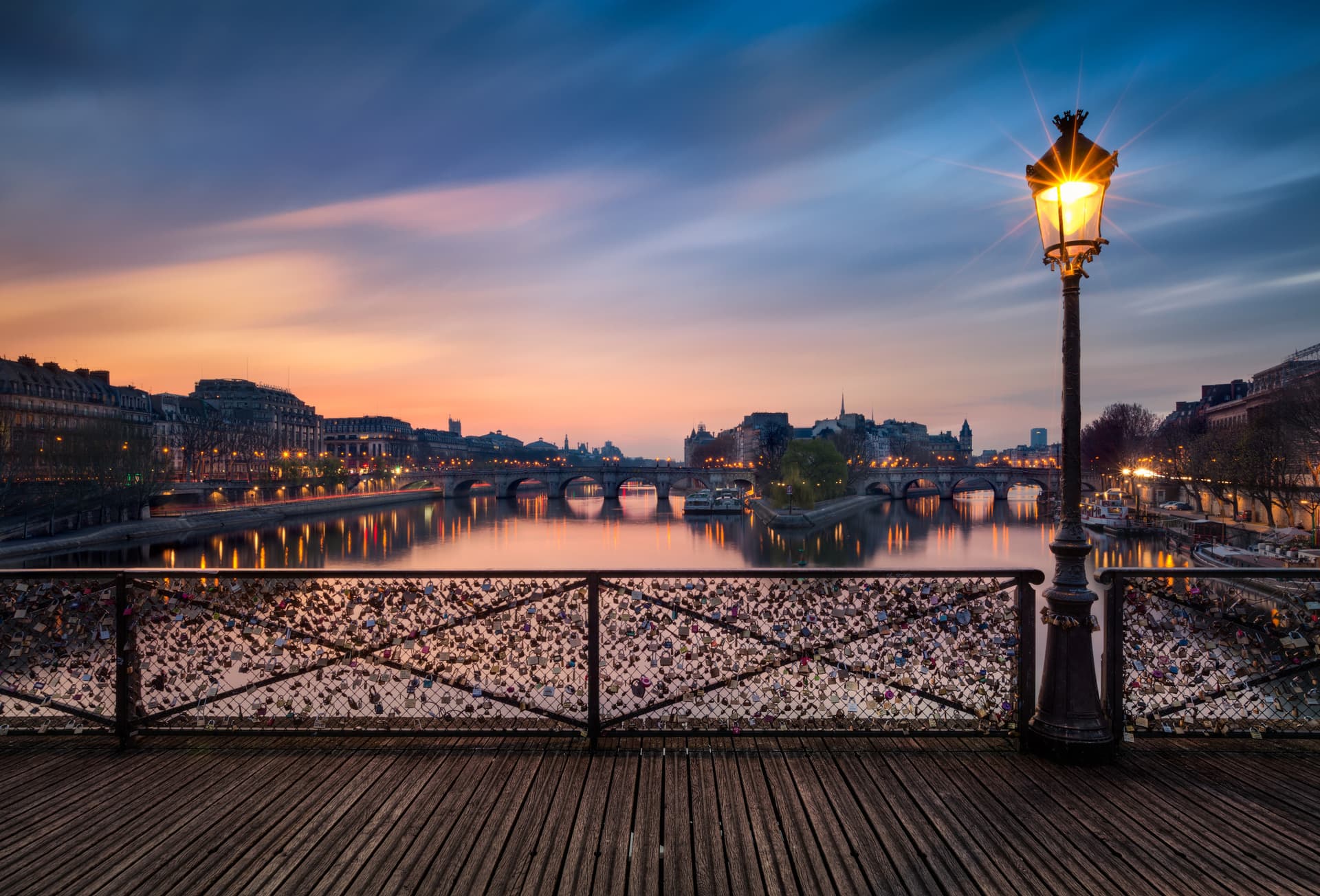 Paris Illuminations Night Bus Tour and Eiffel Tower Reserved Access - სურათი 2