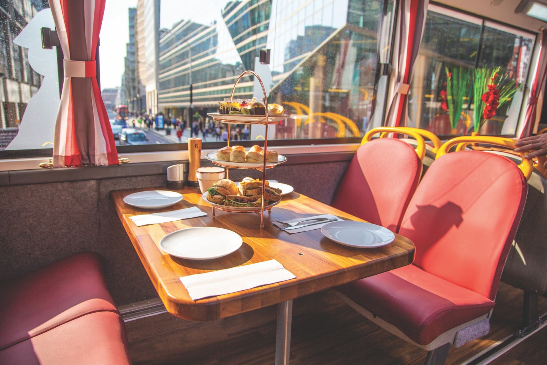 Afternoon Tea Bus with Panoramic Tour of London - სურათი 9