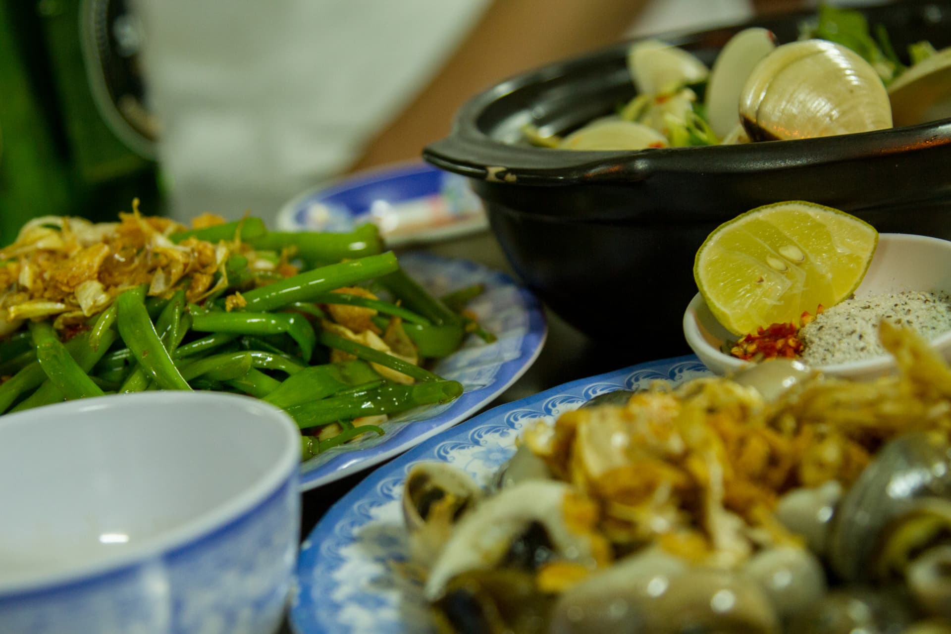 Ho Chi Minh City Night Food Tour by Motorbike - მთავარი სურათი