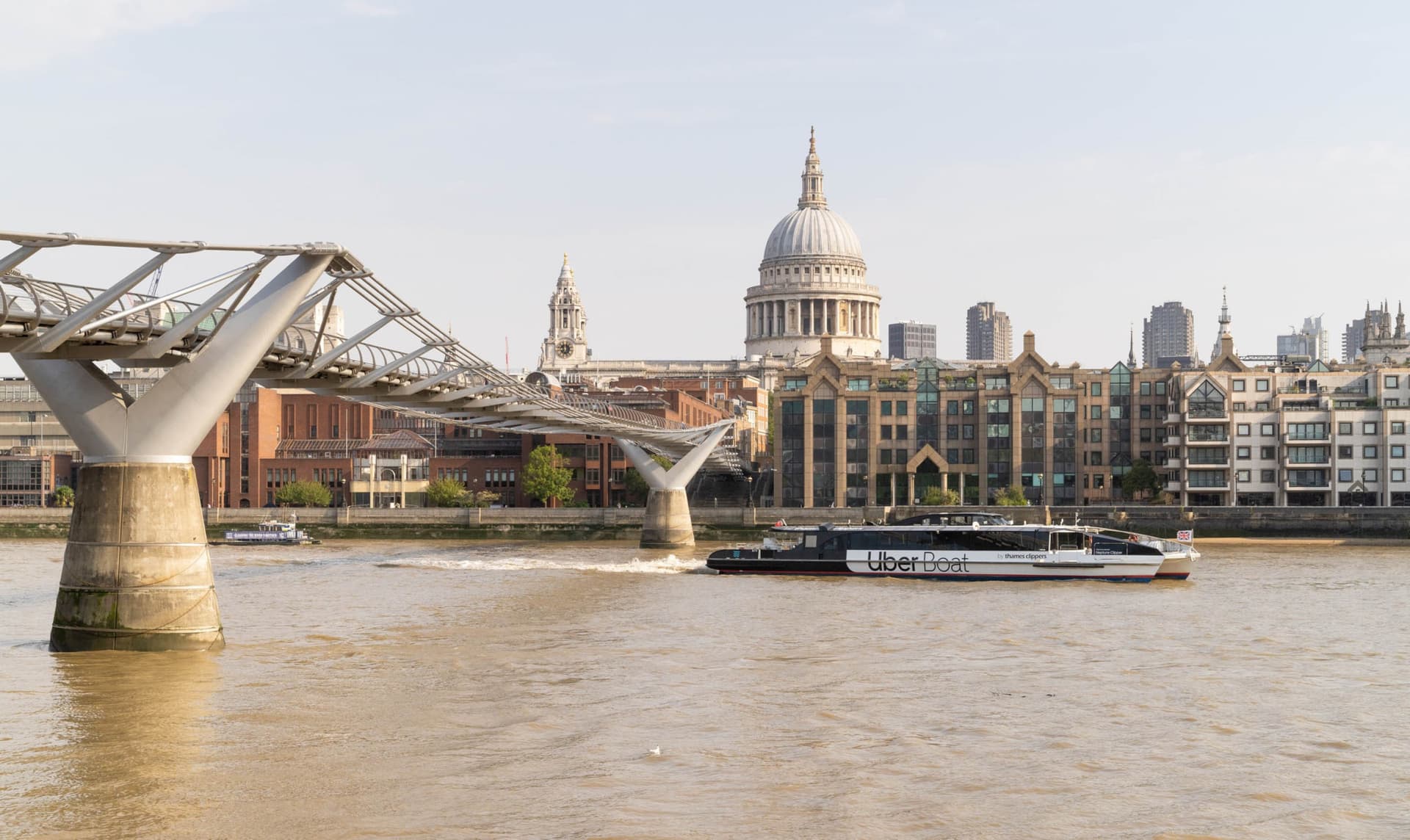 River Thames Uber Boat Transfer by Thames Clippers - სურათი 3