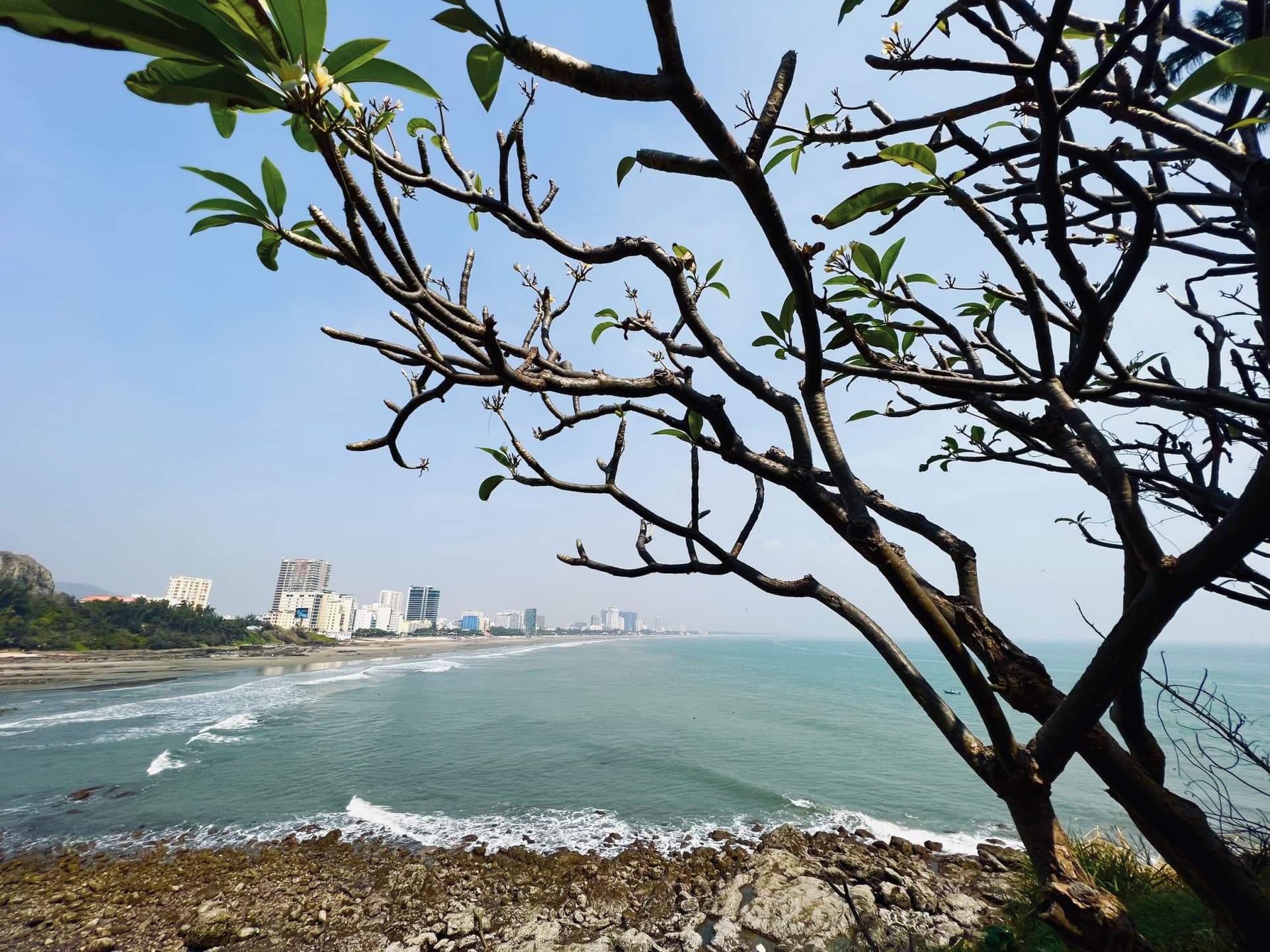 Vung Tau Full-Day Tour from Ho Chi Minh: Thuy Van Beach, Jesus Christ Statue, Thang Tam Temple - მთავარი სურათი