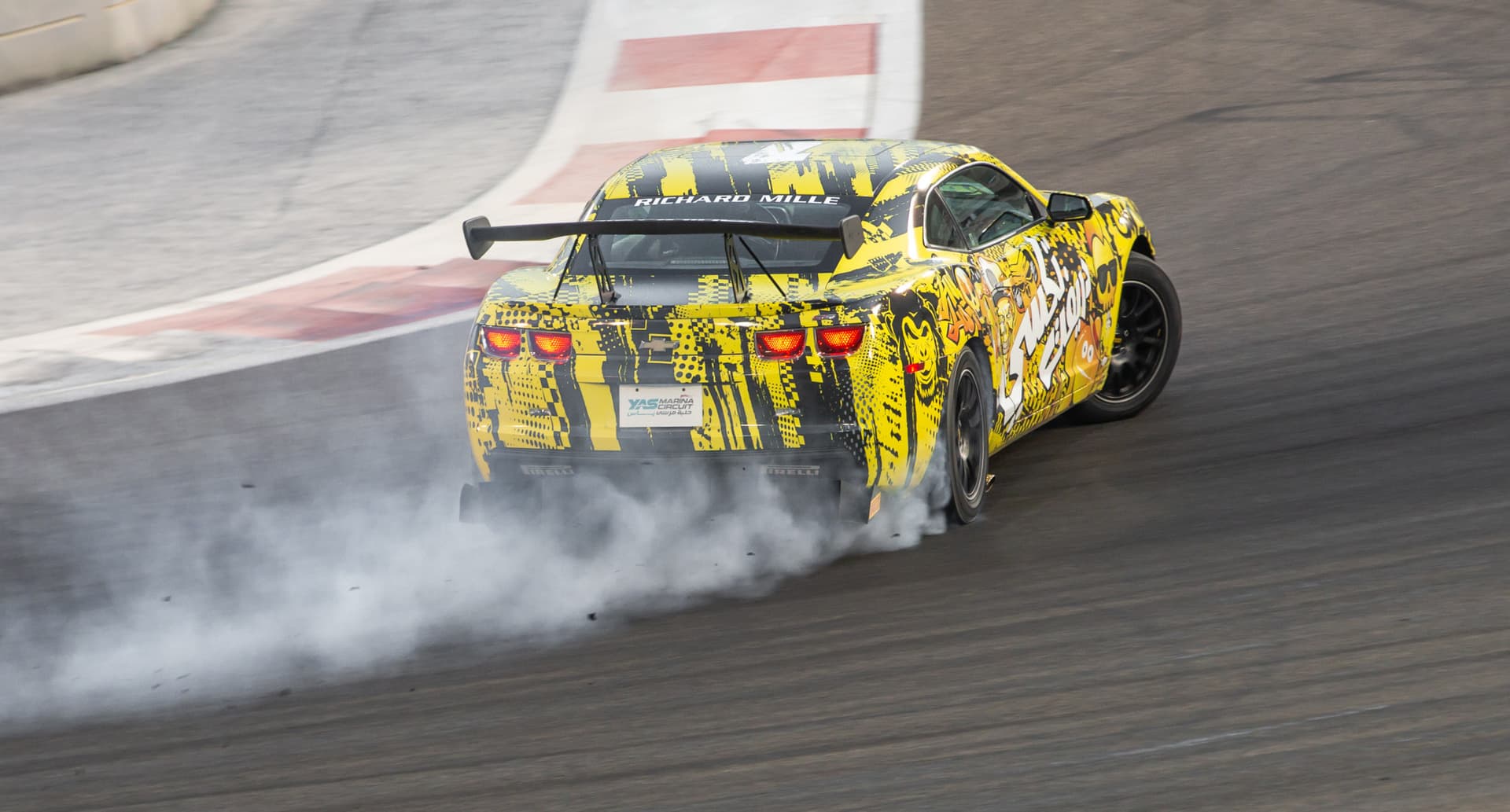 Yas Marina Circuit Chevrolet Drift Taxi Passenger Experience - სურათი 4
