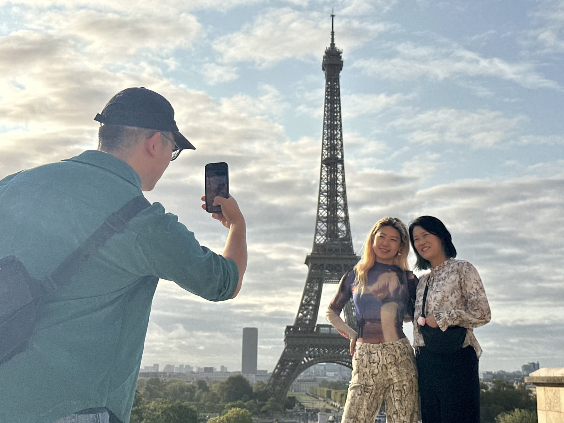 Eiffel Tower Guided Tour With Summit Entry + Seine River Cruise - სურათი 2