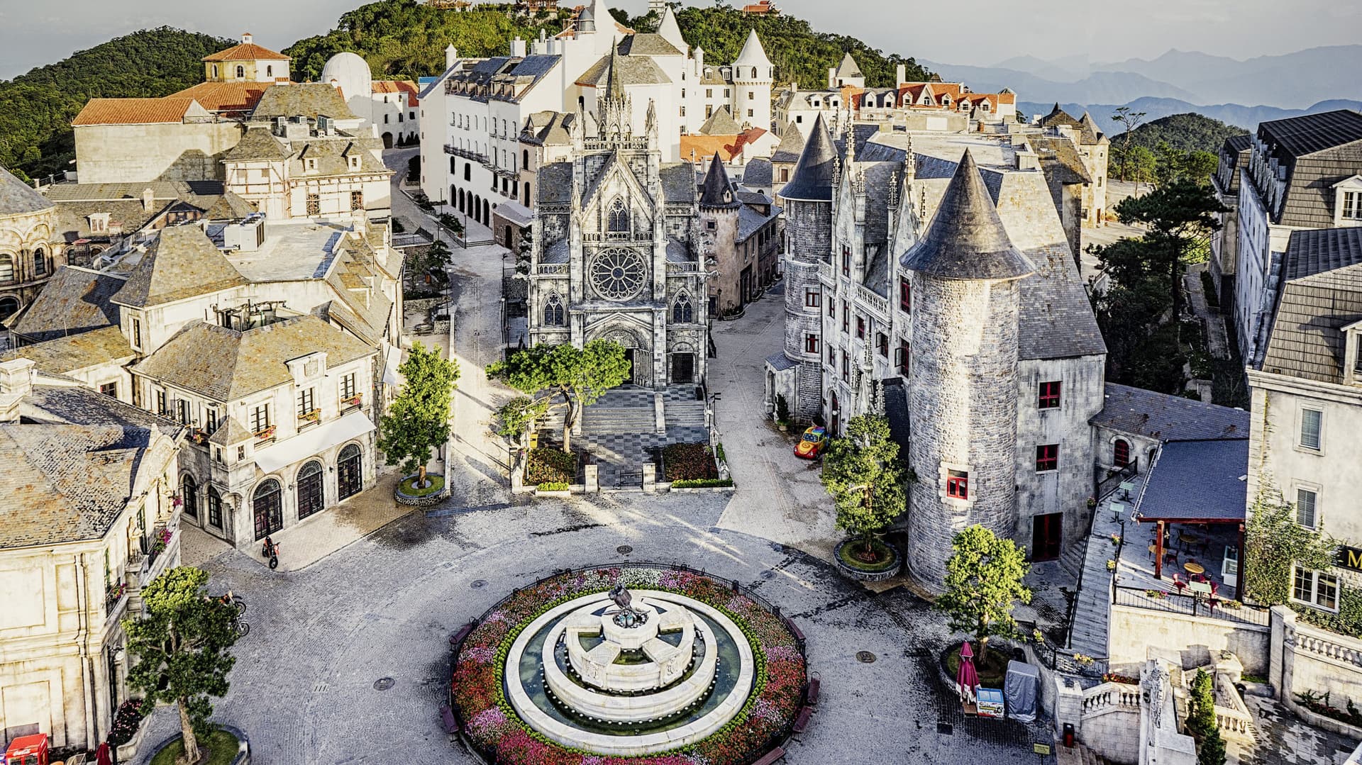 Ba Na Hills and Golden Bridge Full-Day Private Tour from Da Nang with Korean-speaking Guide - სურათი 6