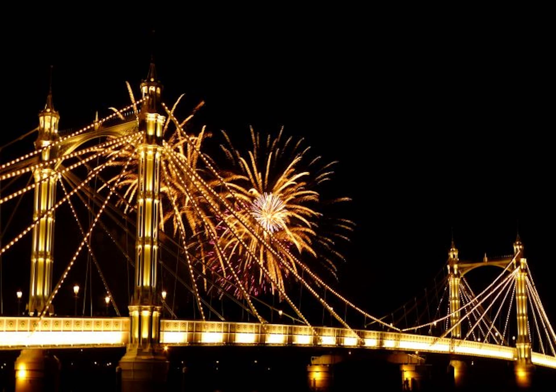 Evening Cruise on the River Thames - სურათი 2