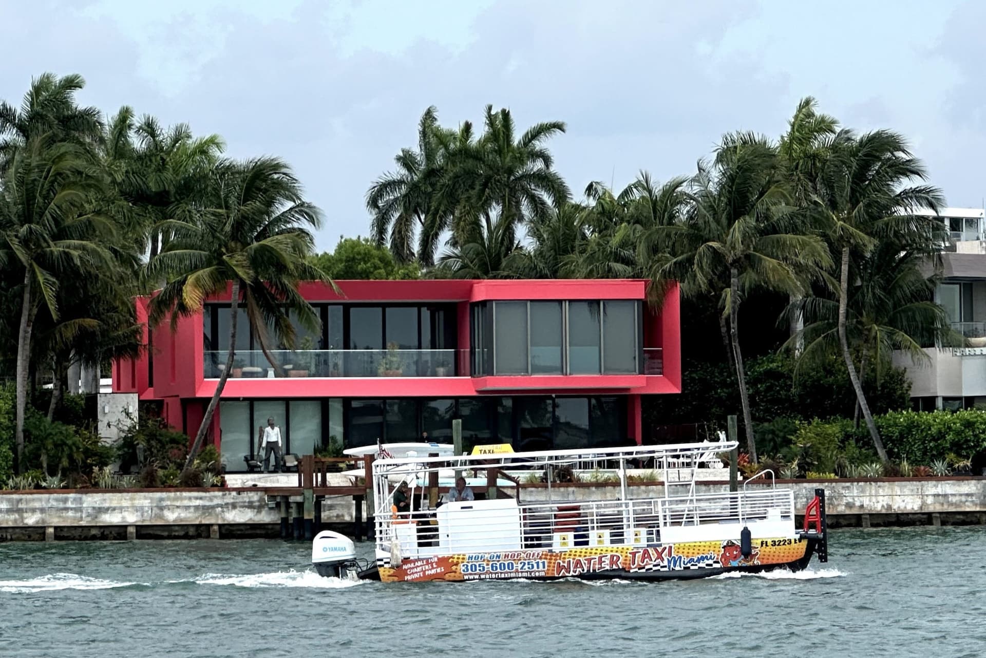 Water Taxi between Bayside Marketplace & South Beach - მთავარი სურათი