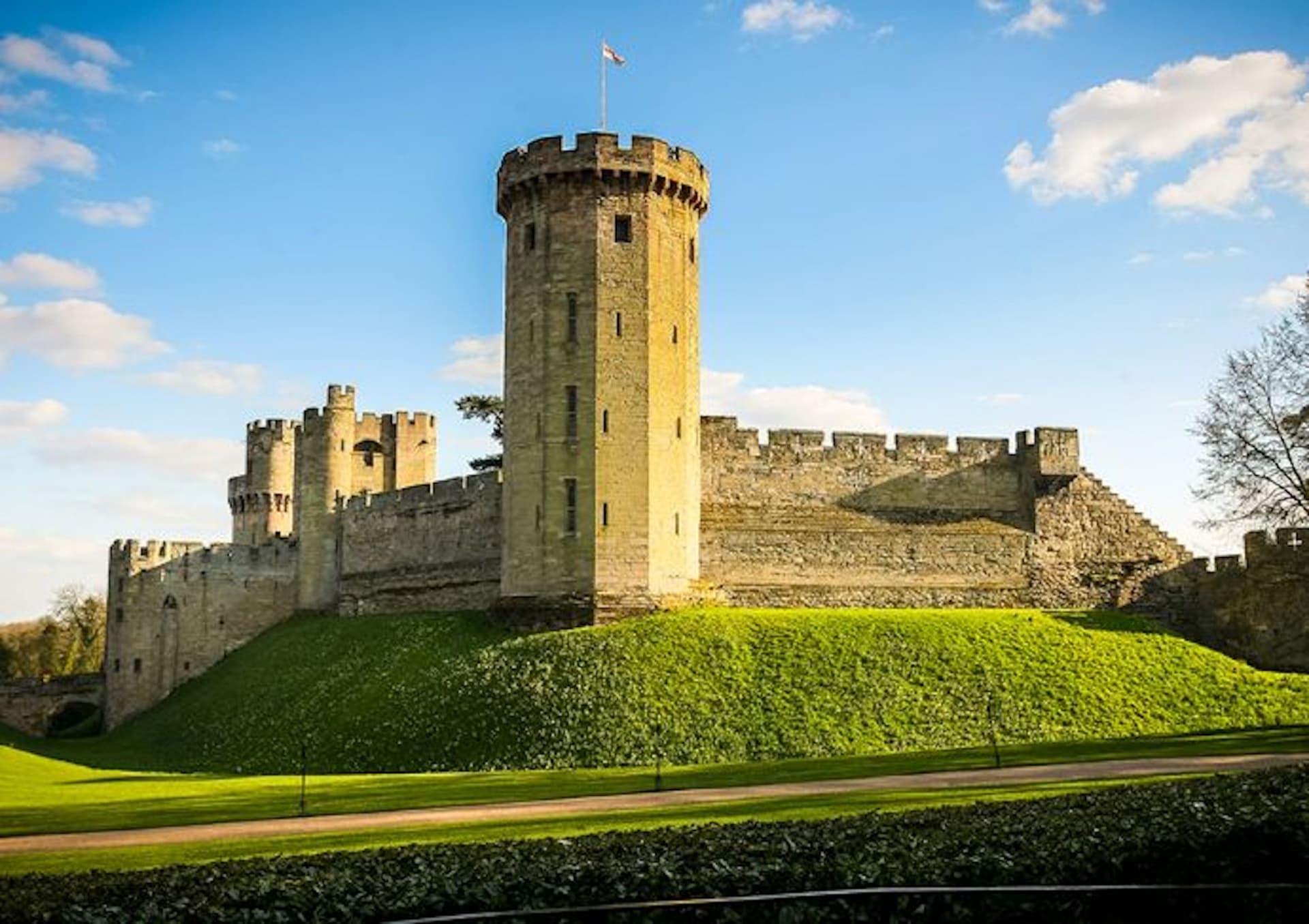 Warwick Castle - მთავარი სურათი