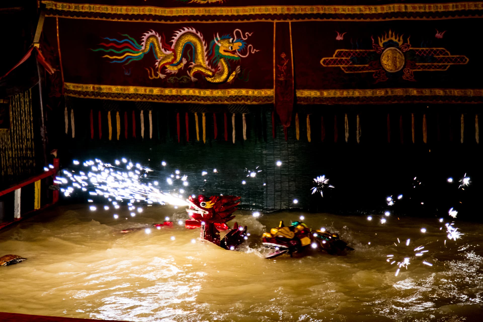 Traditional Vietnamese Water Puppet Show with Dinner in Ho Chi Minh - სურათი 18