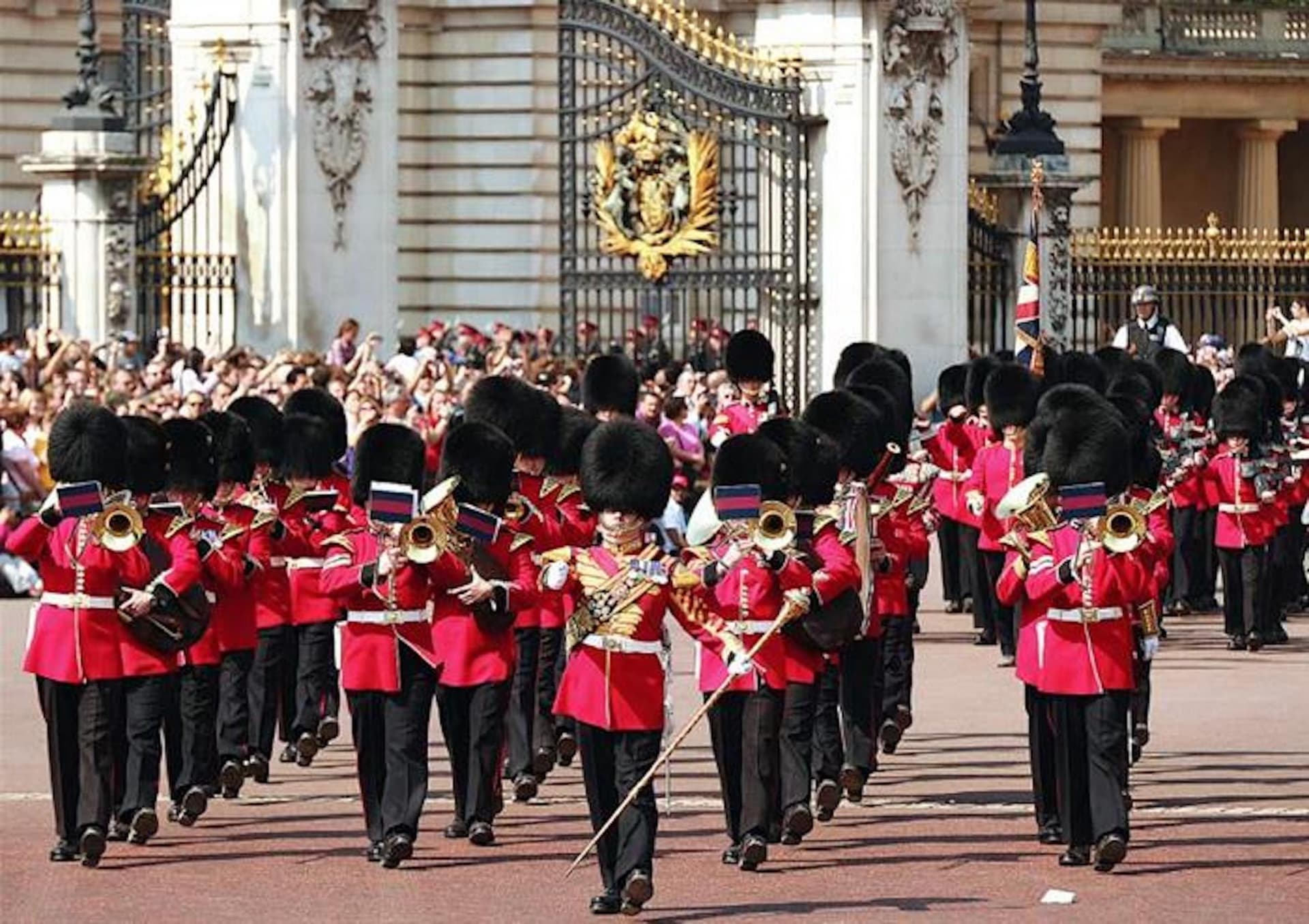 St. Paul's Cathedral, Changing of the Guard, and London Sightseeing Tour - სურათი 2
