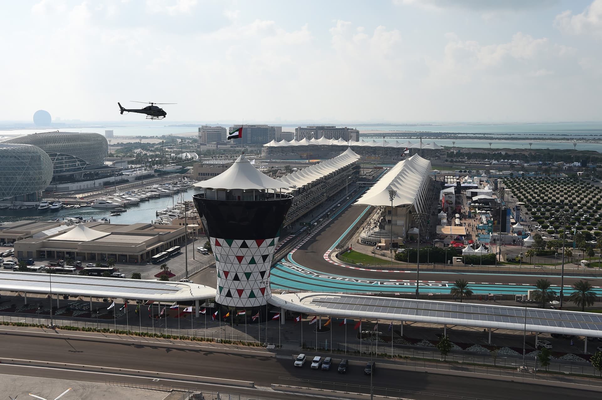 Yas Marina Circuit Venue Tour - სურათი 4