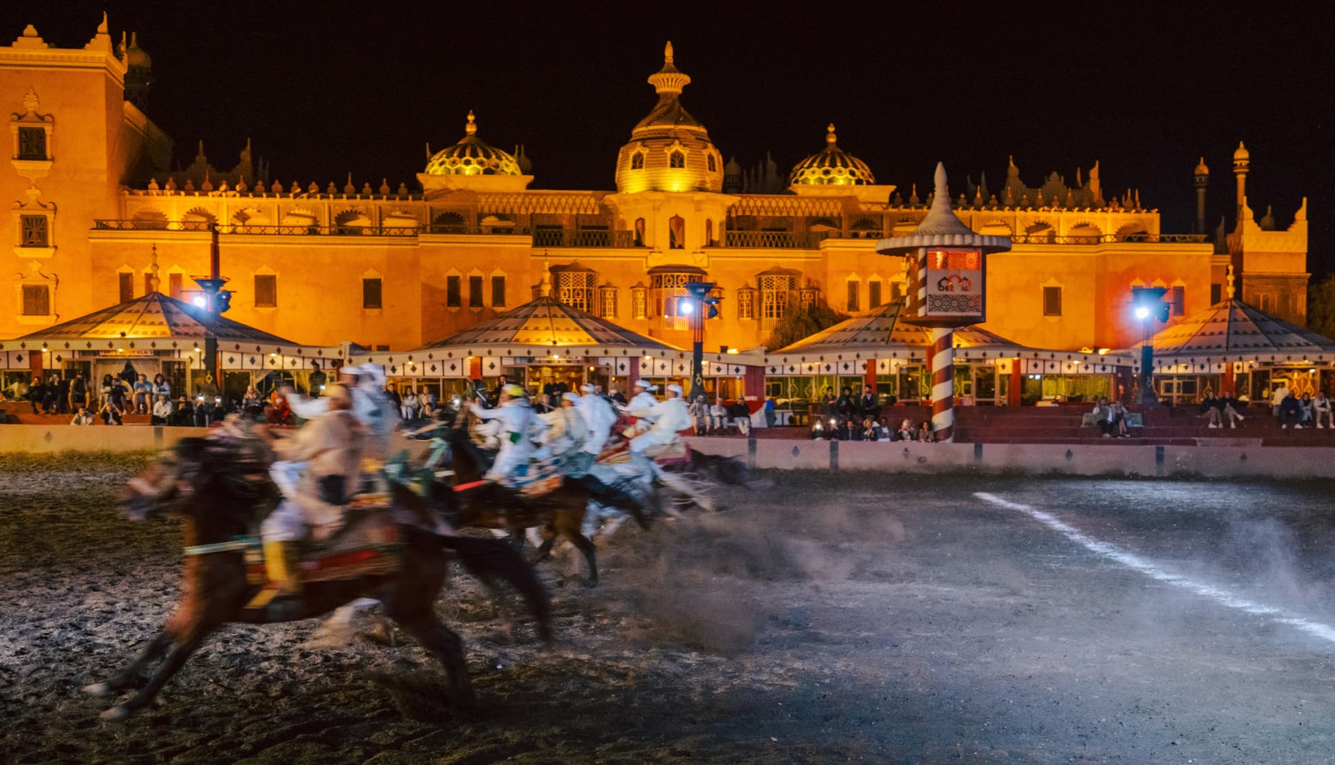 Fantasia 1001 Nights Dinner Show with Round Trip Transfers from Marrakech - სურათი 3