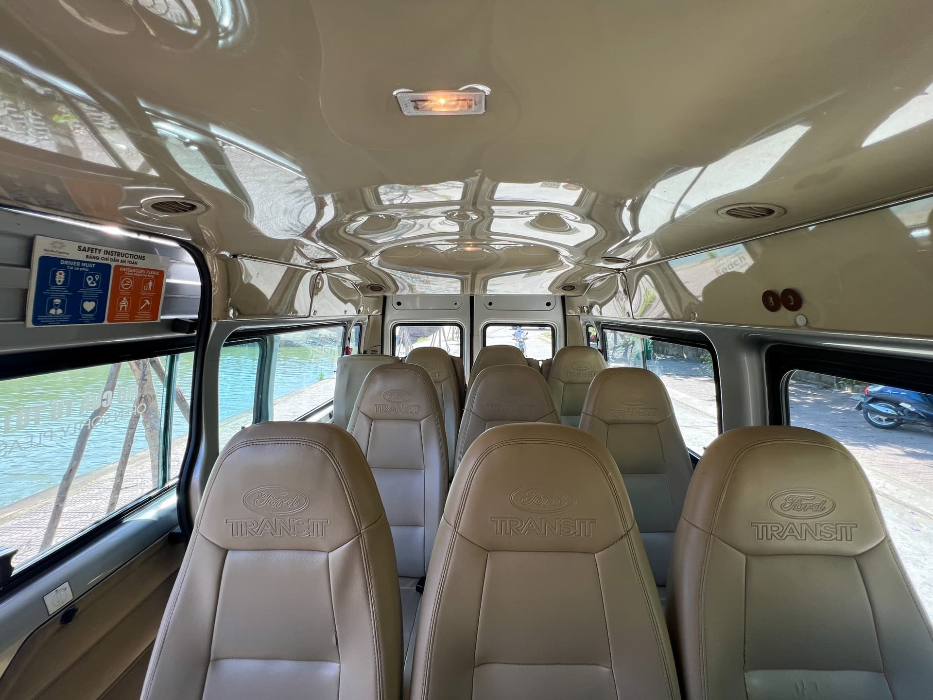 Shuttle Bus Transfers between Da Nang Airport and Hoi An City Centre - სურათი 2