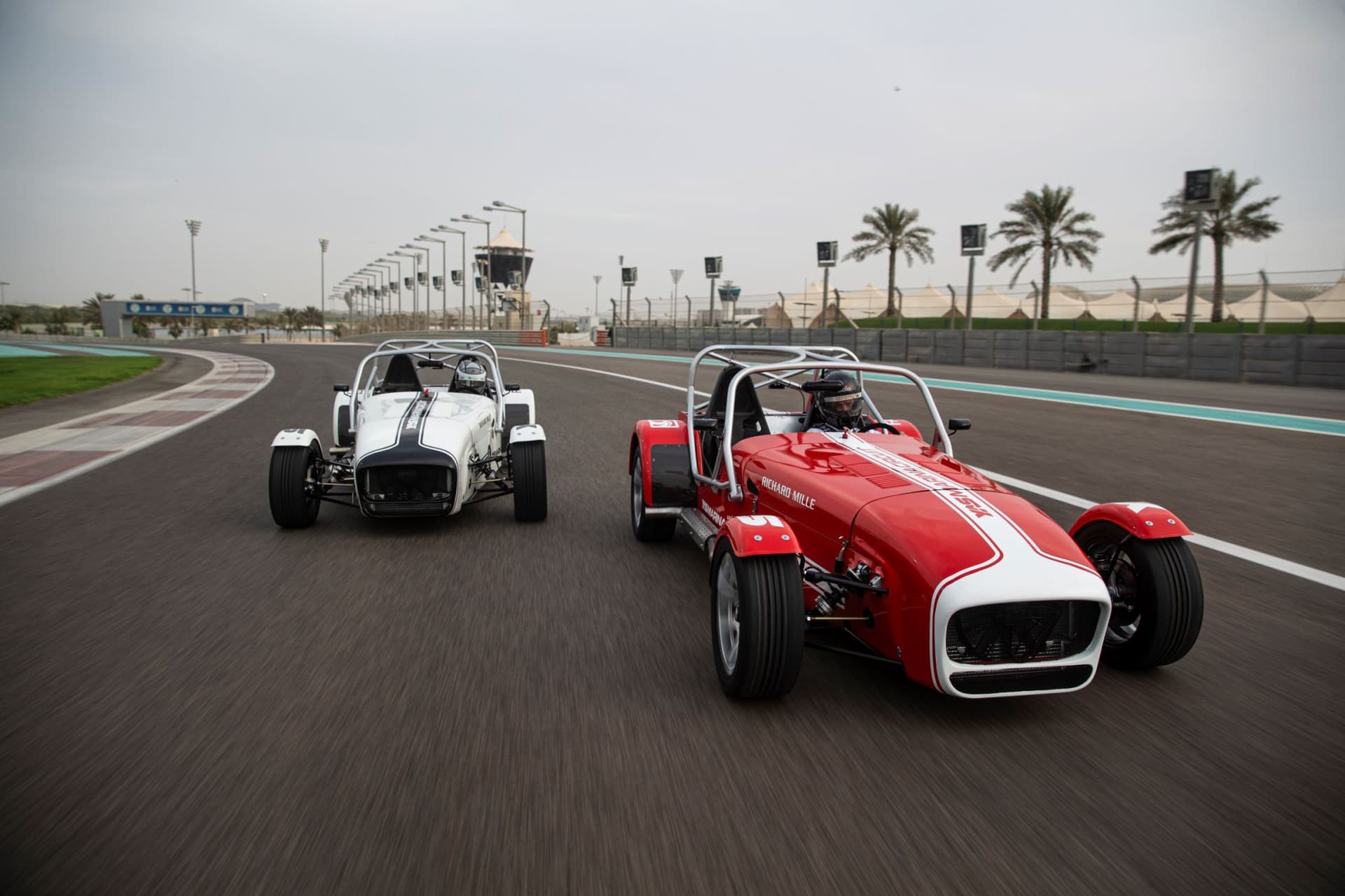 Yas Marina Circuit Caterham Seven 360 Driving Experience - სურათი 2