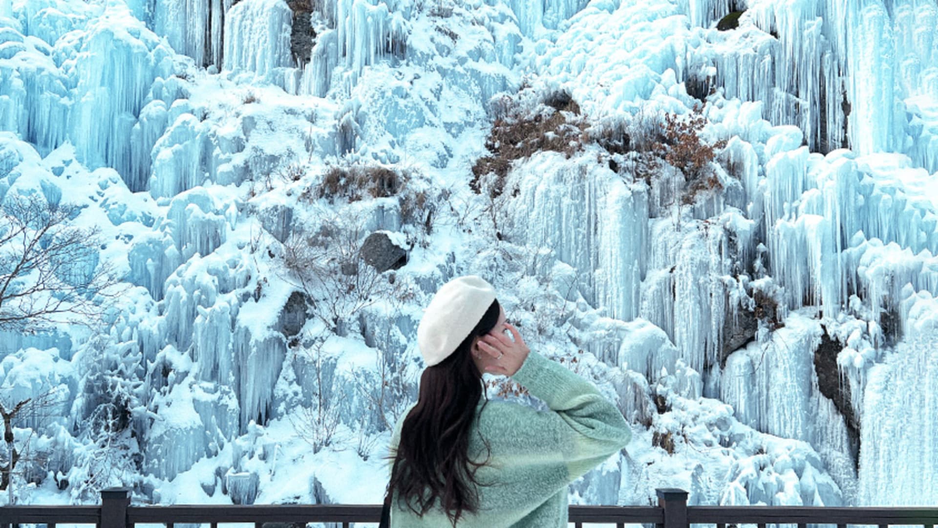 Elysian Gangchon Ski Resort and Eobi Ice Valley Full-Day Tour from Seoul - სურათი 15