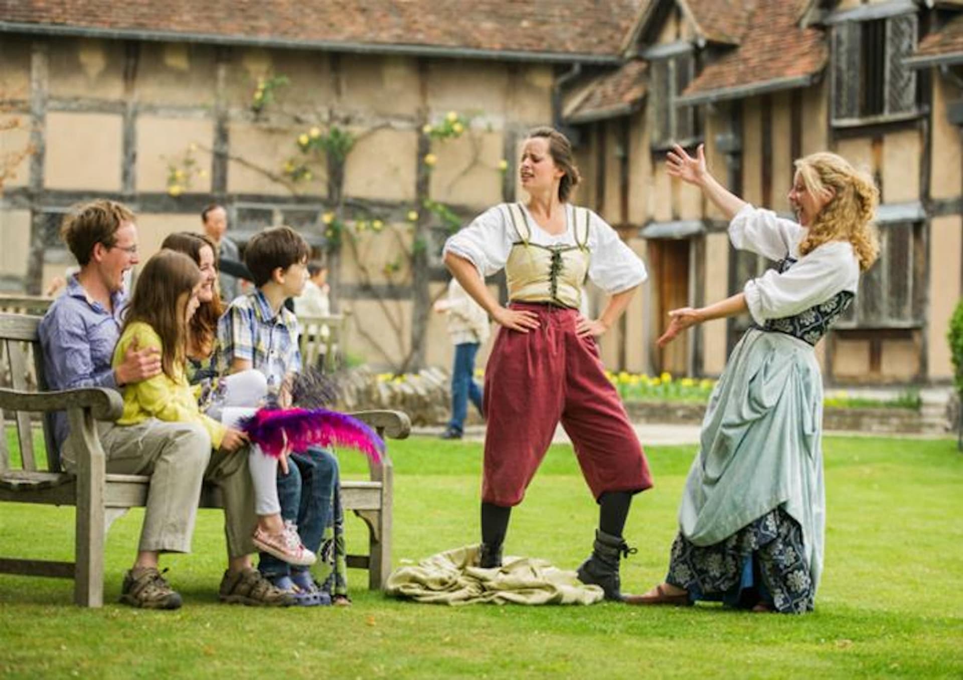 Shakespeare's Stratford and the Cotswolds Tour from London - სურათი 2