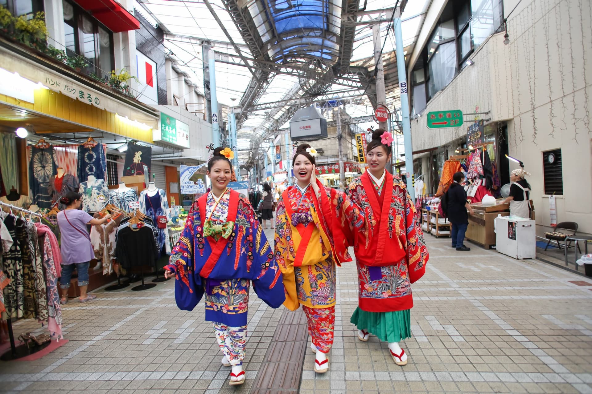 Kimono and Yukata Rental at Okinawa Chura Bijin Ryusou Studio - სურათი 4