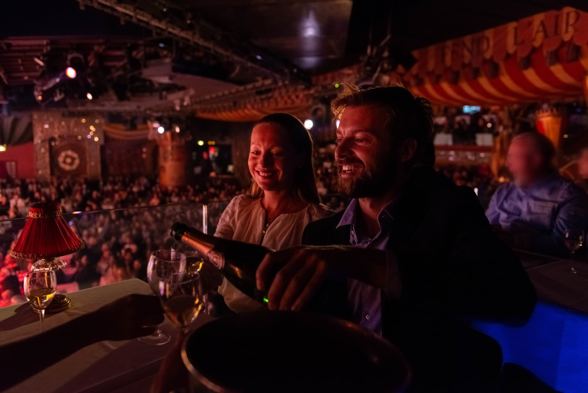 Moulin Rouge Cabaret Show and Paris Bus Tour - სურათი 6