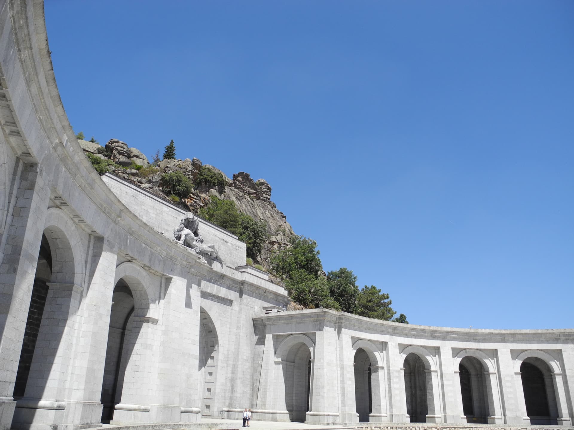 Royal Monastery of El Escorial and Valley of the Fallen Tour - სურათი 3