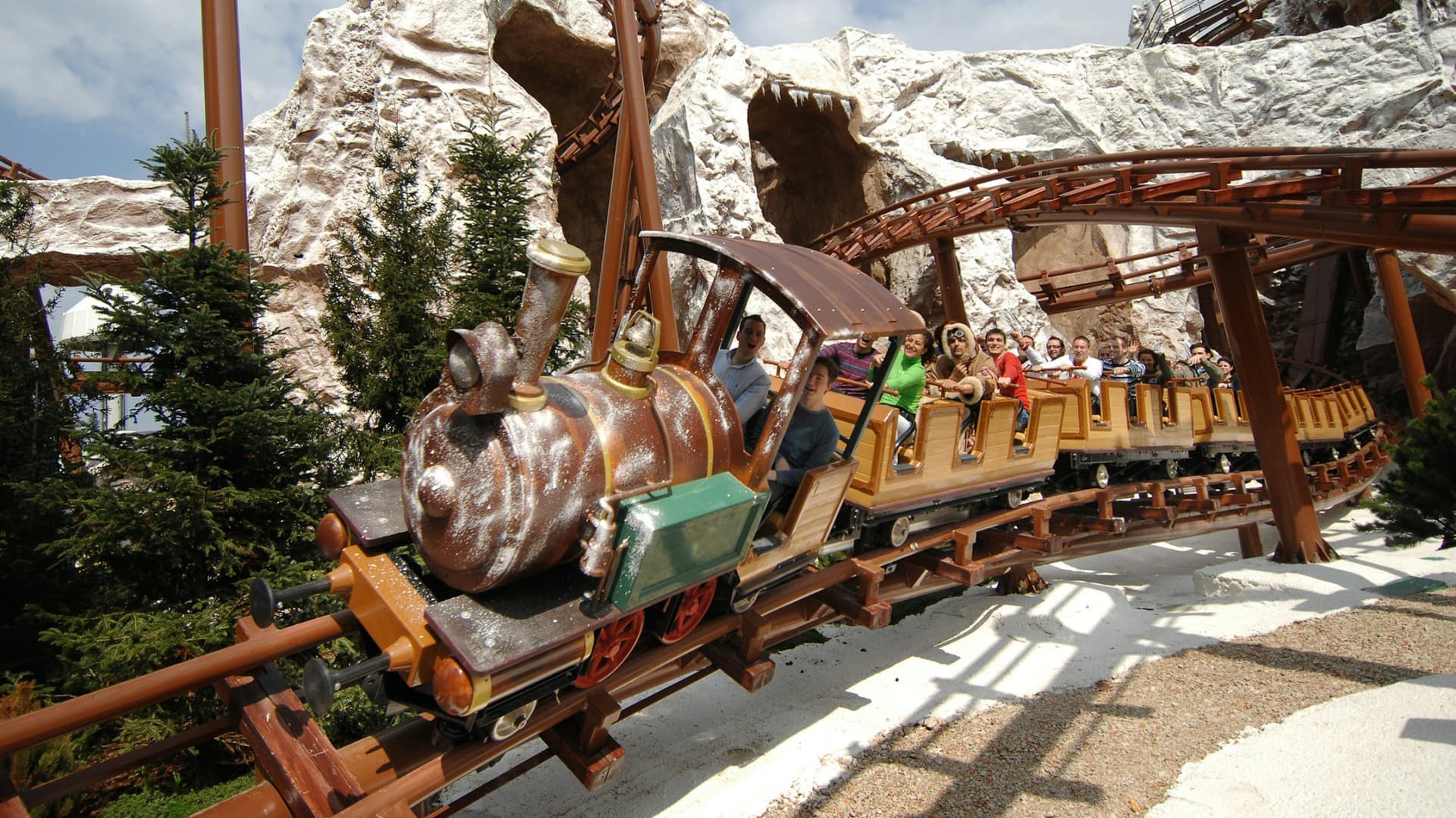 Gardaland Amusement Park Ticket - სურათი 6