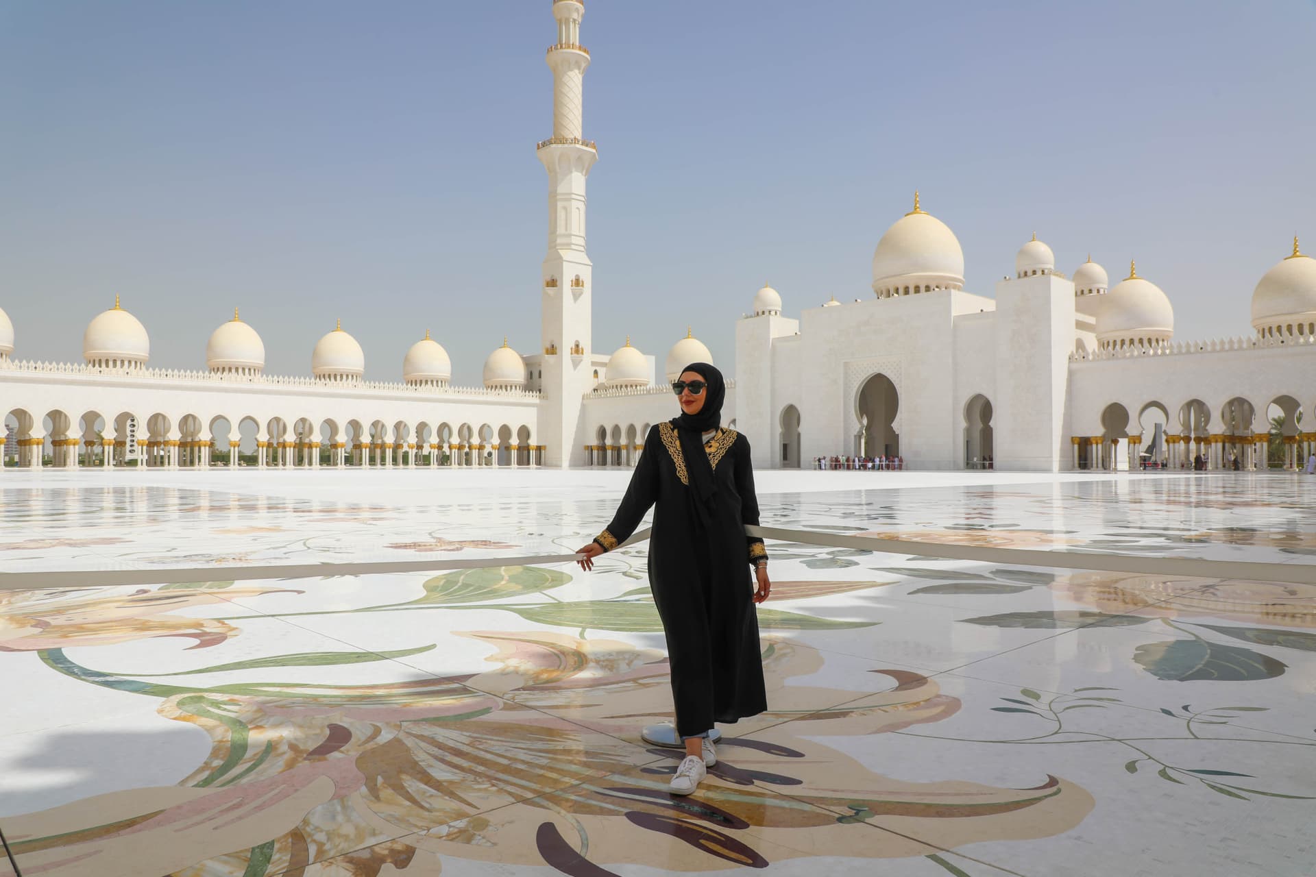 Sheikh Zayed Grand Mosque and Louvre Abu Dhabi Tour from Dubai - სურათი 10