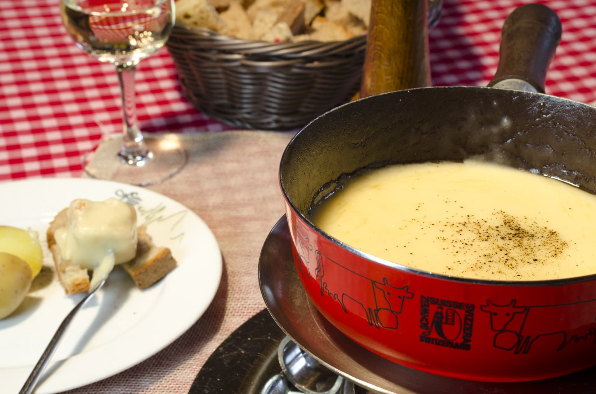 Zurich Sunset Tour and Dinner with Swiss Cheese Fondue - სურათი 4