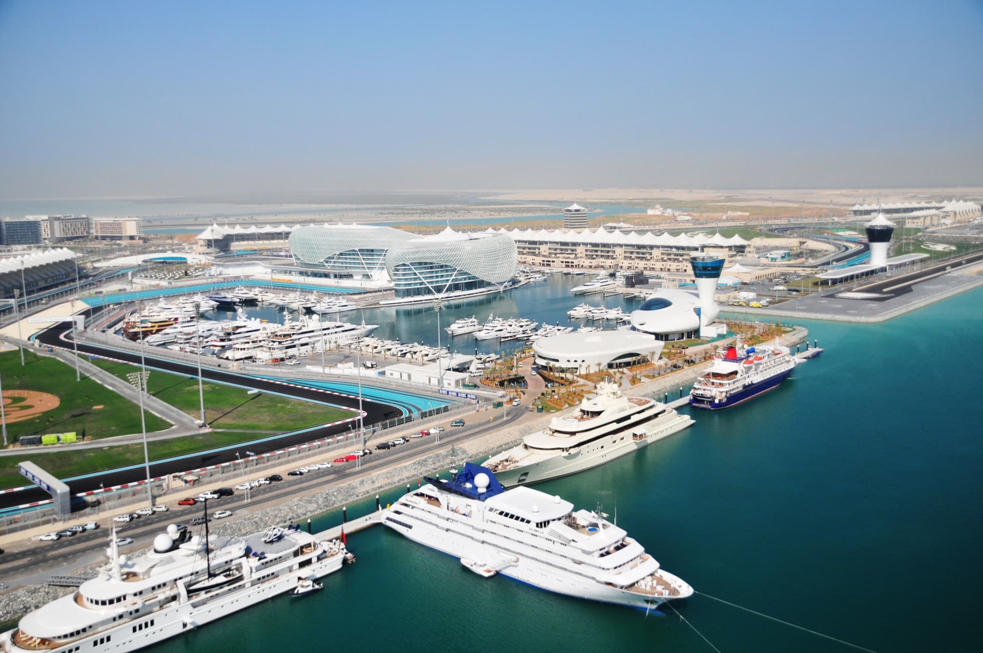 Yas Marina Circuit Venue Tour - სურათი 3