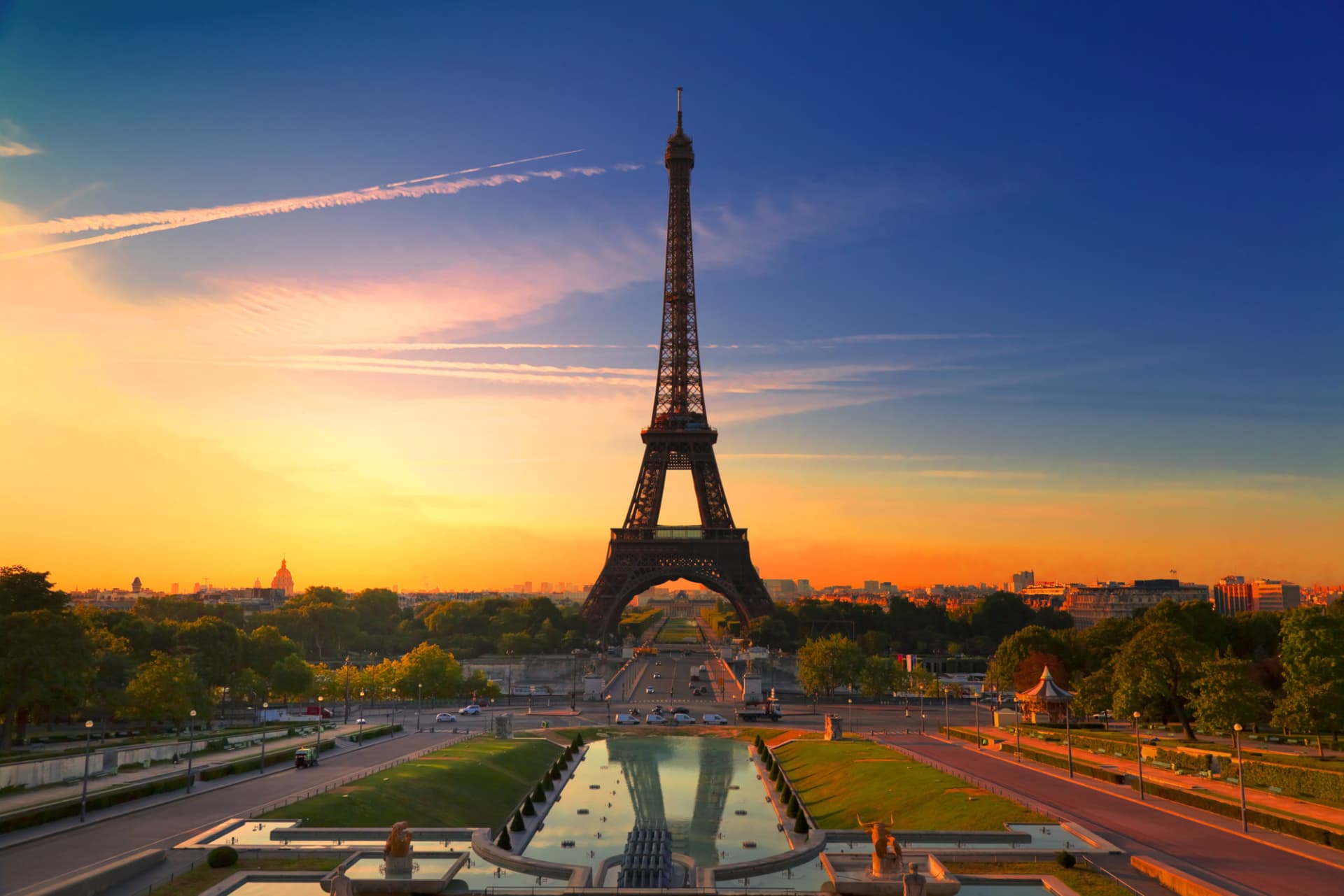 Paris Illuminations Night Bus Tour and Eiffel Tower Reserved Access - მთავარი სურათი