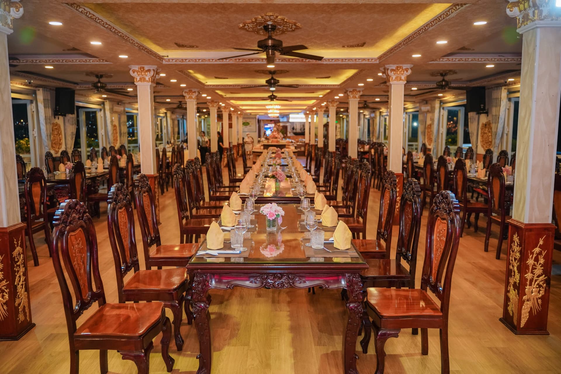 Saigon Evening Tour with Water Puppetry Show and Dinner Cruise - სურათი 8