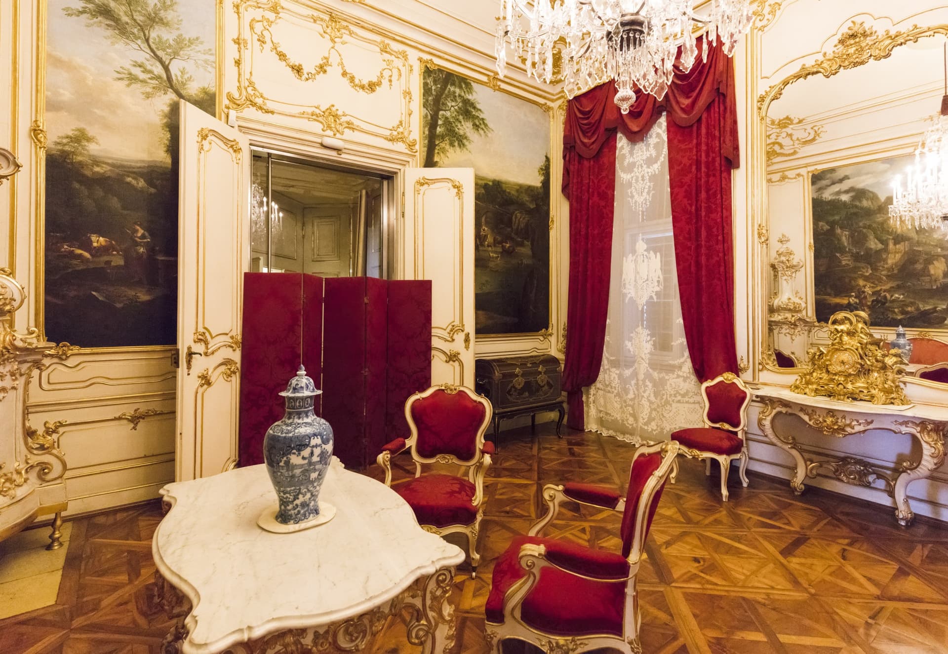 Schonbrunn Palace and Gardens - სურათი 5