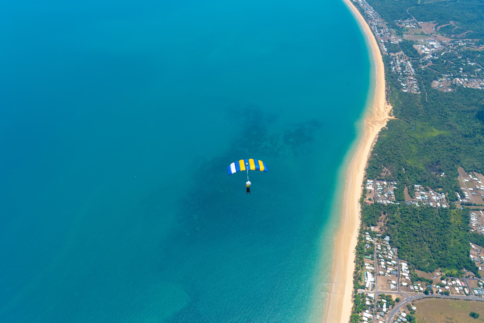 Tandem Skydiving Experience Mission Beach - სურათი 2
