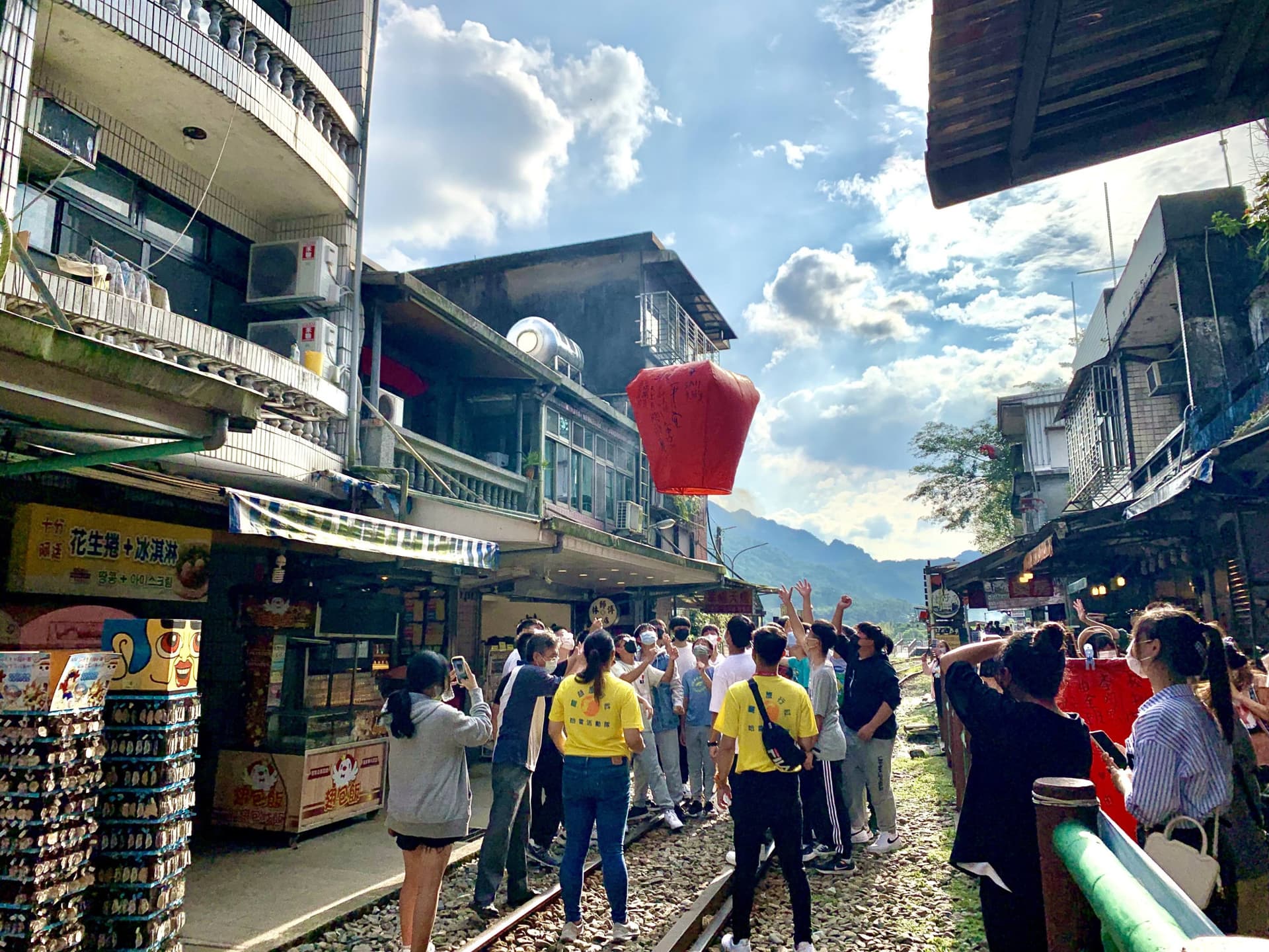 Yehliu, Jiufen, and Shifen Full-Day Tour from Taipei - სურათი 10
