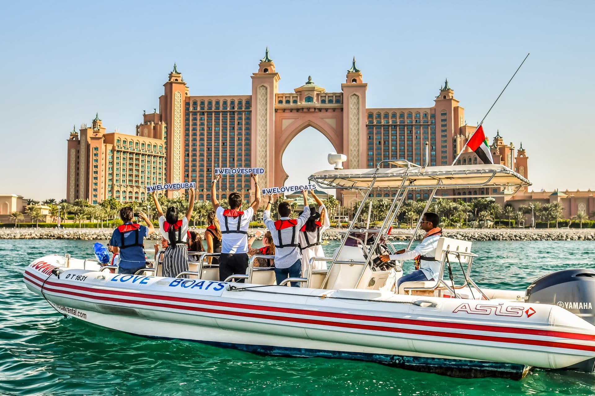 Love Boats - Dubai Marina Guided Sightseeing Boat Tour - მთავარი სურათი