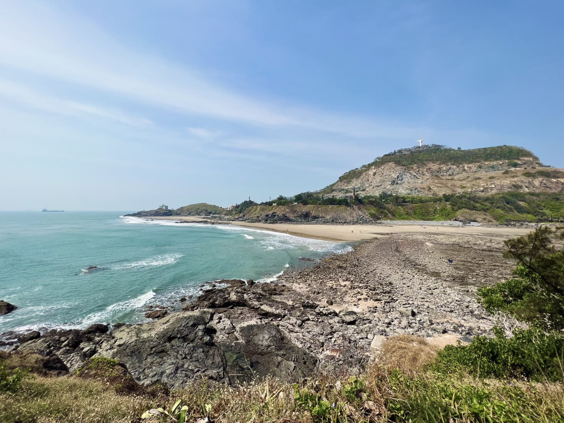 Vung Tau Full-Day Tour from Ho Chi Minh: Thuy Van Beach, Jesus Christ Statue, Thang Tam Temple - სურათი 2