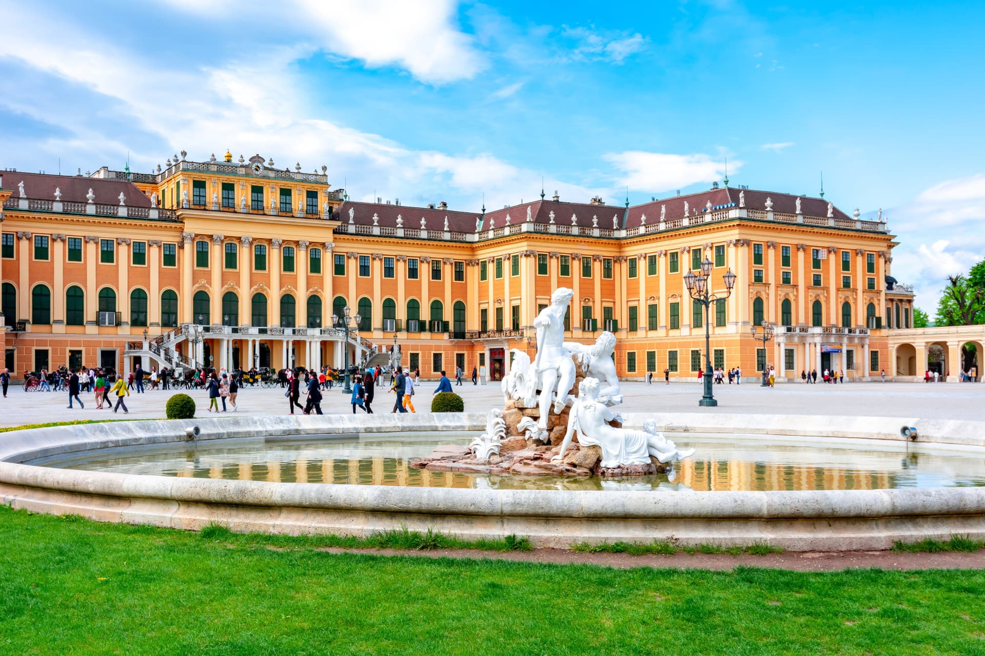 Schonbrunn Palace and Gardens - სურათი 7