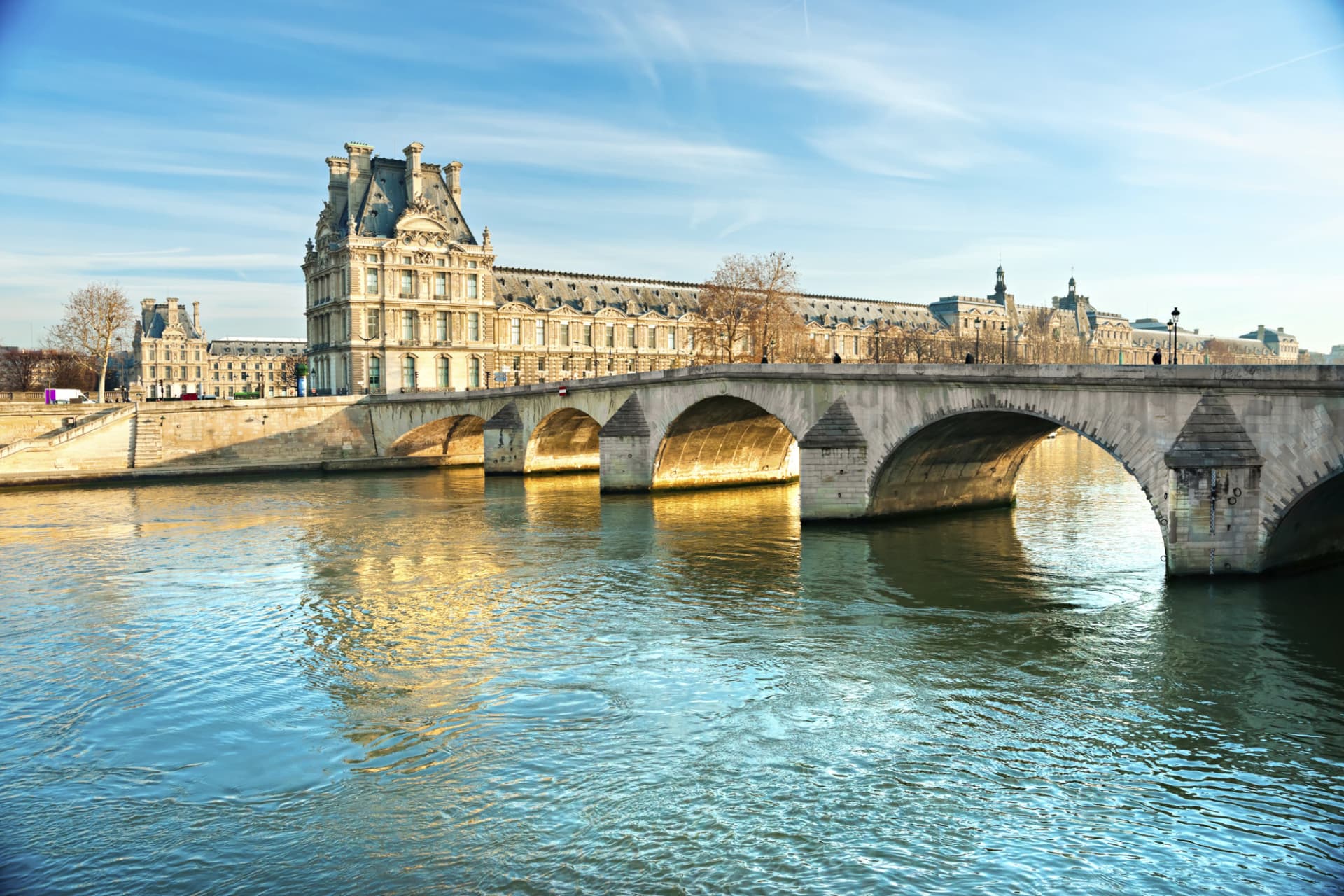 Paris Open-Top Bus Tour, Seine River Cruise, and Eiffel Tower Dining Experience - სურათი 8