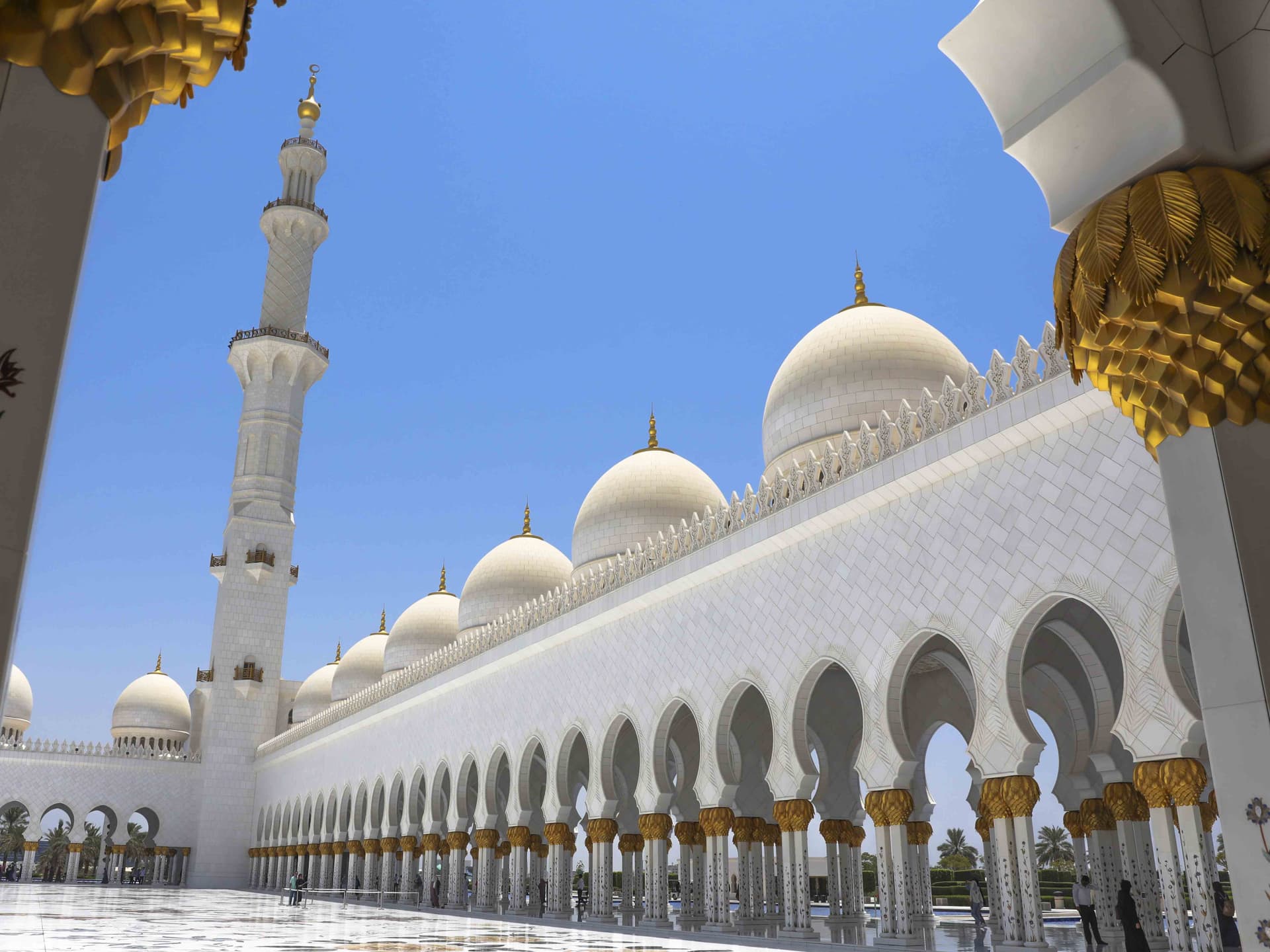 Sheikh Zayed Grand Mosque and Louvre Abu Dhabi Tour from Dubai - სურათი 9