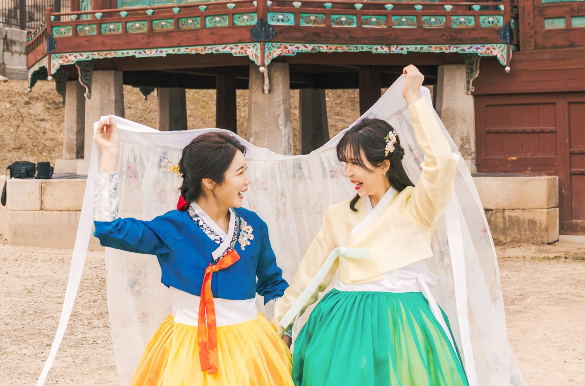 Hanbok Experience at Hanboknam Gyeongbokgung Store - სურათი 4