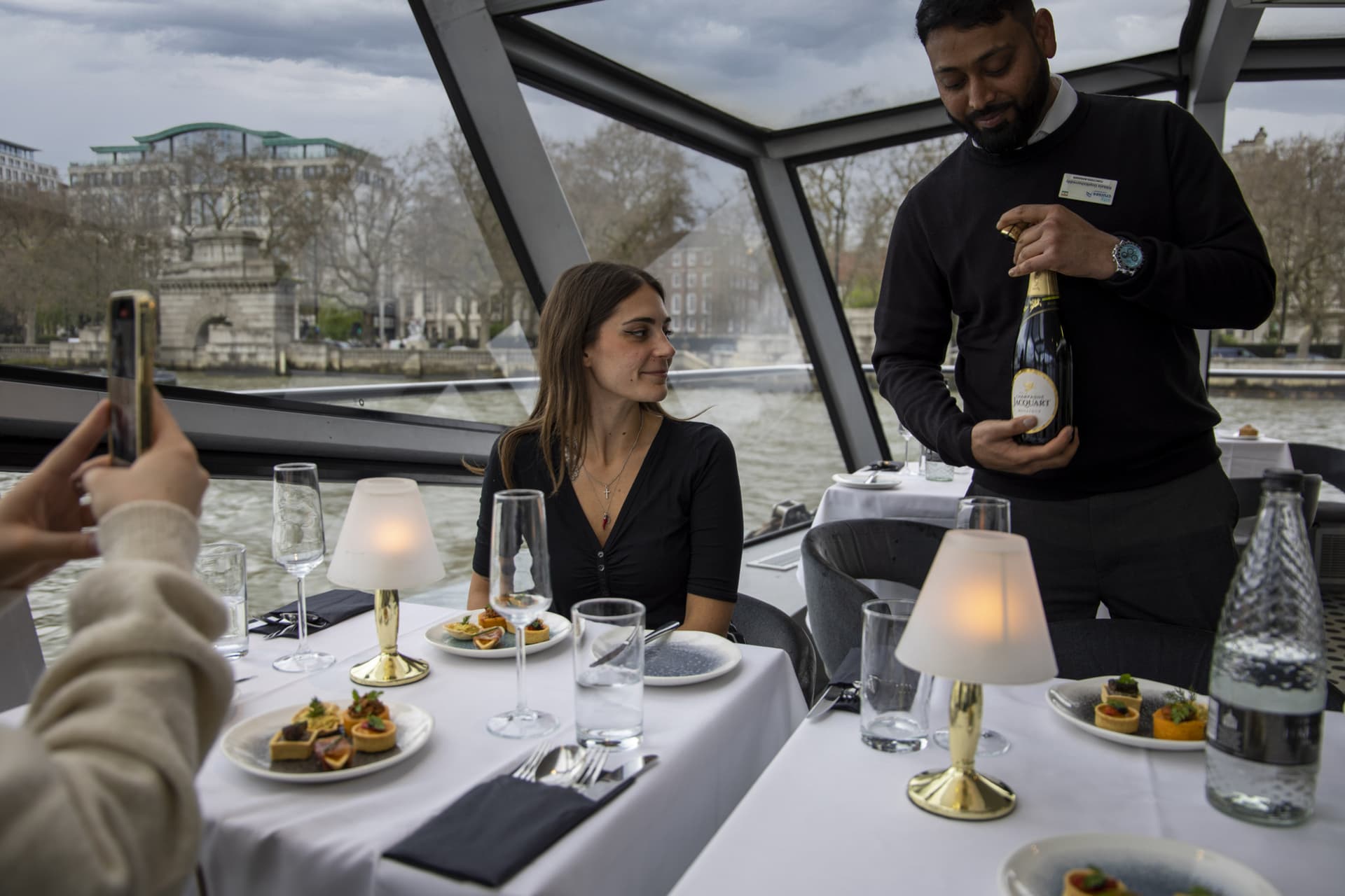 London Dinner Cruise on the River Thames by City Cruises - სურათი 3
