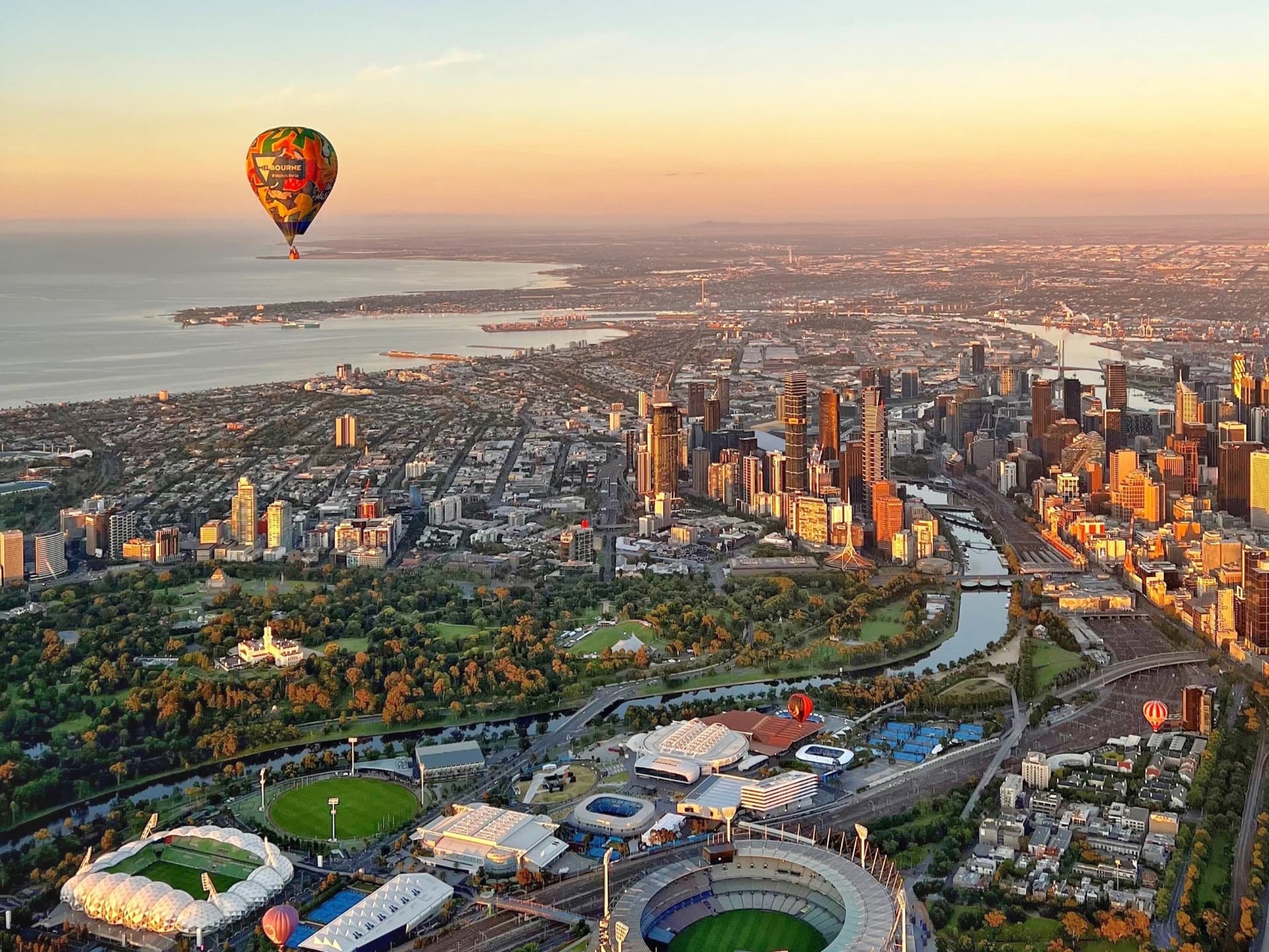 Sunrise Hot Air Balloon Flight over Melbourne with Photos - სურათი 3