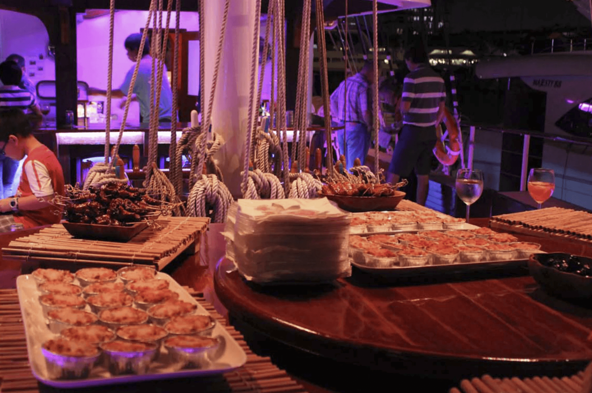 The Royal Albatross - Luxury Tall Ship Cruise Ticket - სურათი 36