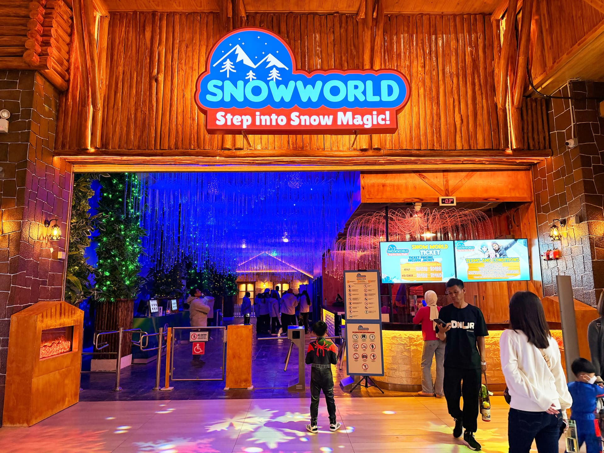 Snow World Genting Highlands Ticket - სურათი 3