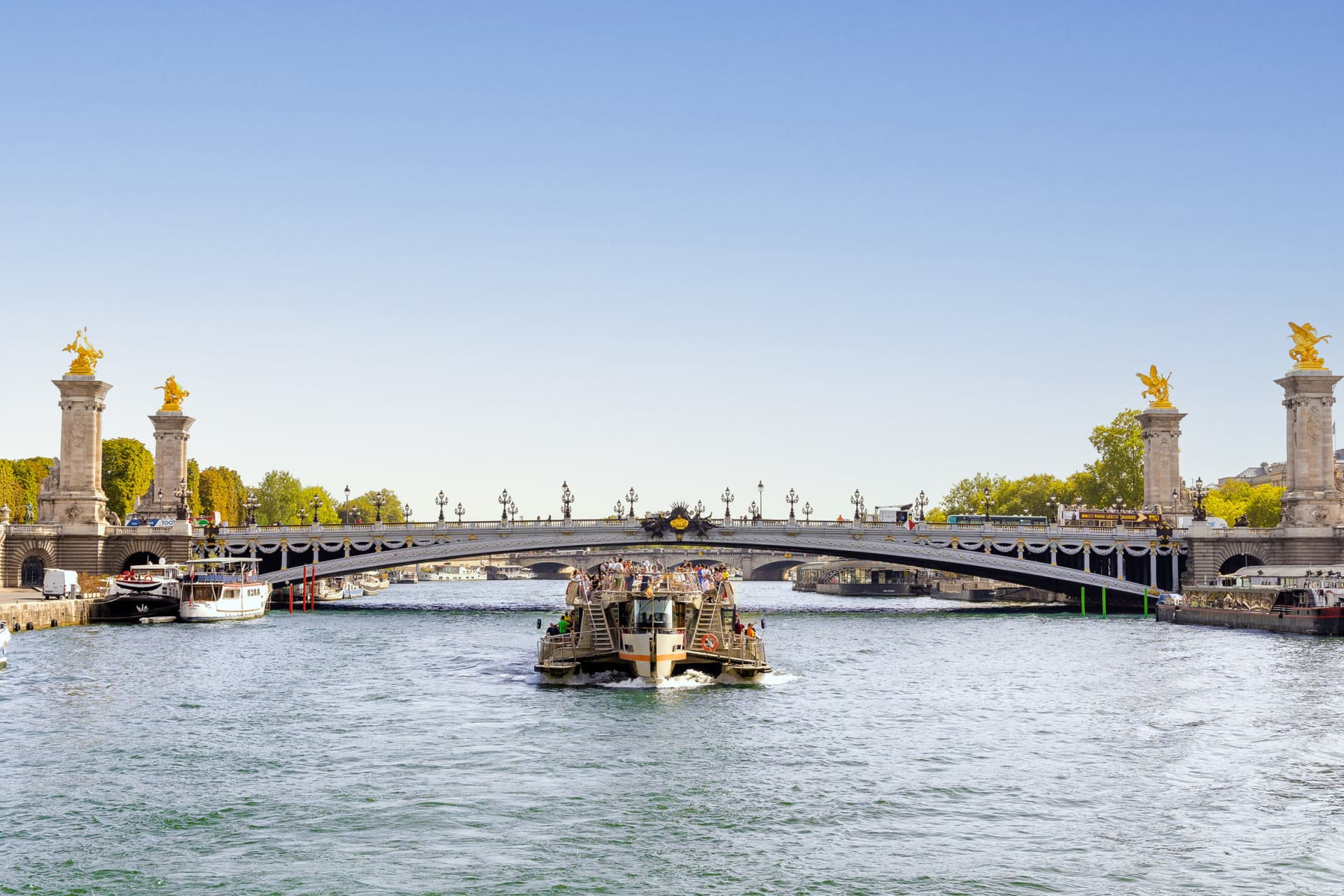 Seine River Cruise by Bateaux Parisiens – Departing from the Eiffel Tower - სურათი 10