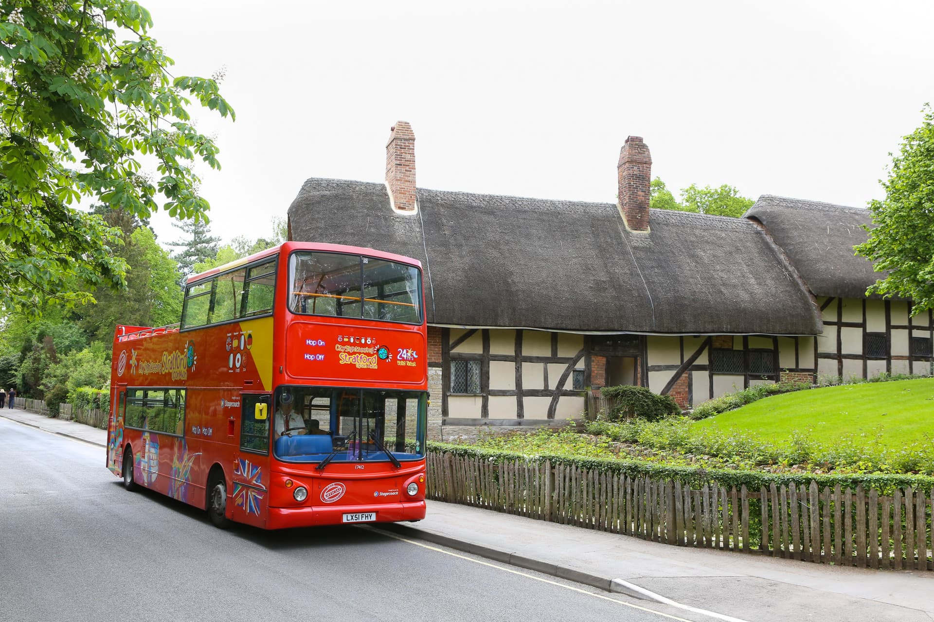 City Sightseeing Stratford-upon-Avon Hop-on Hop-off Bus Tour - სურათი 2