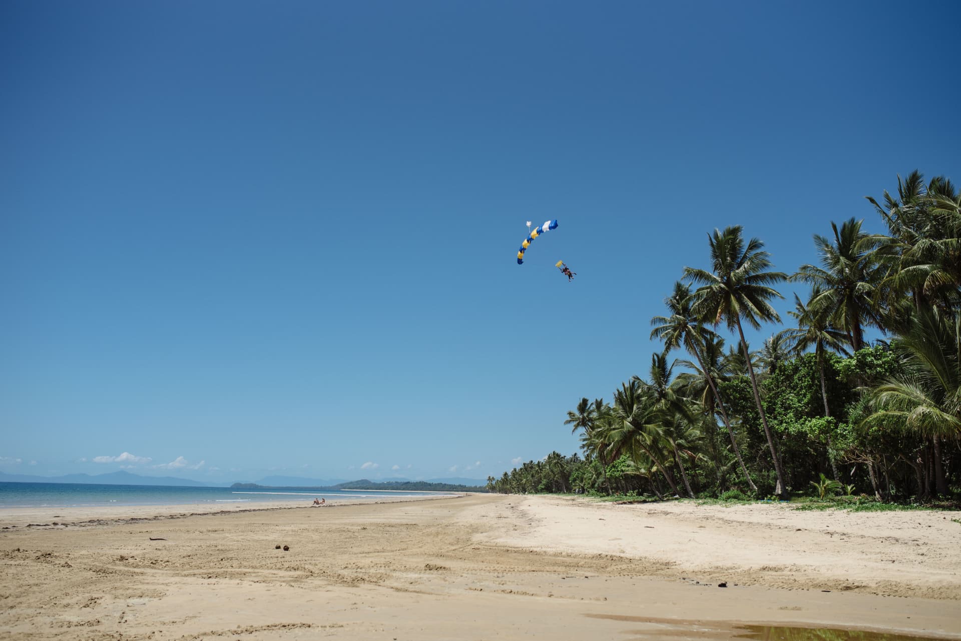 Tandem Skydiving Experience Mission Beach - სურათი 3