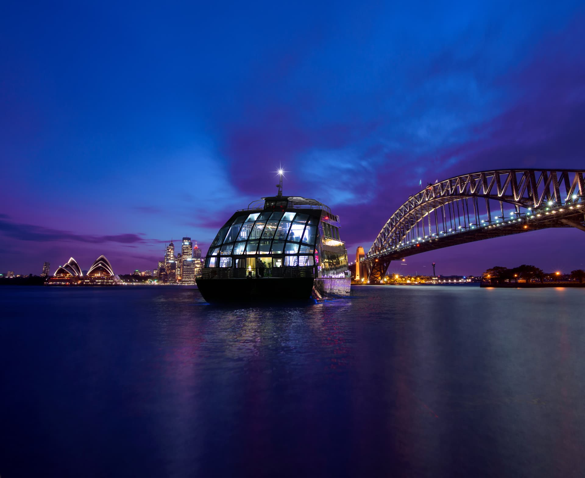 Sydney Harbour Glass Boat Dinner Cruise with Wine Pairing - სურათი 2