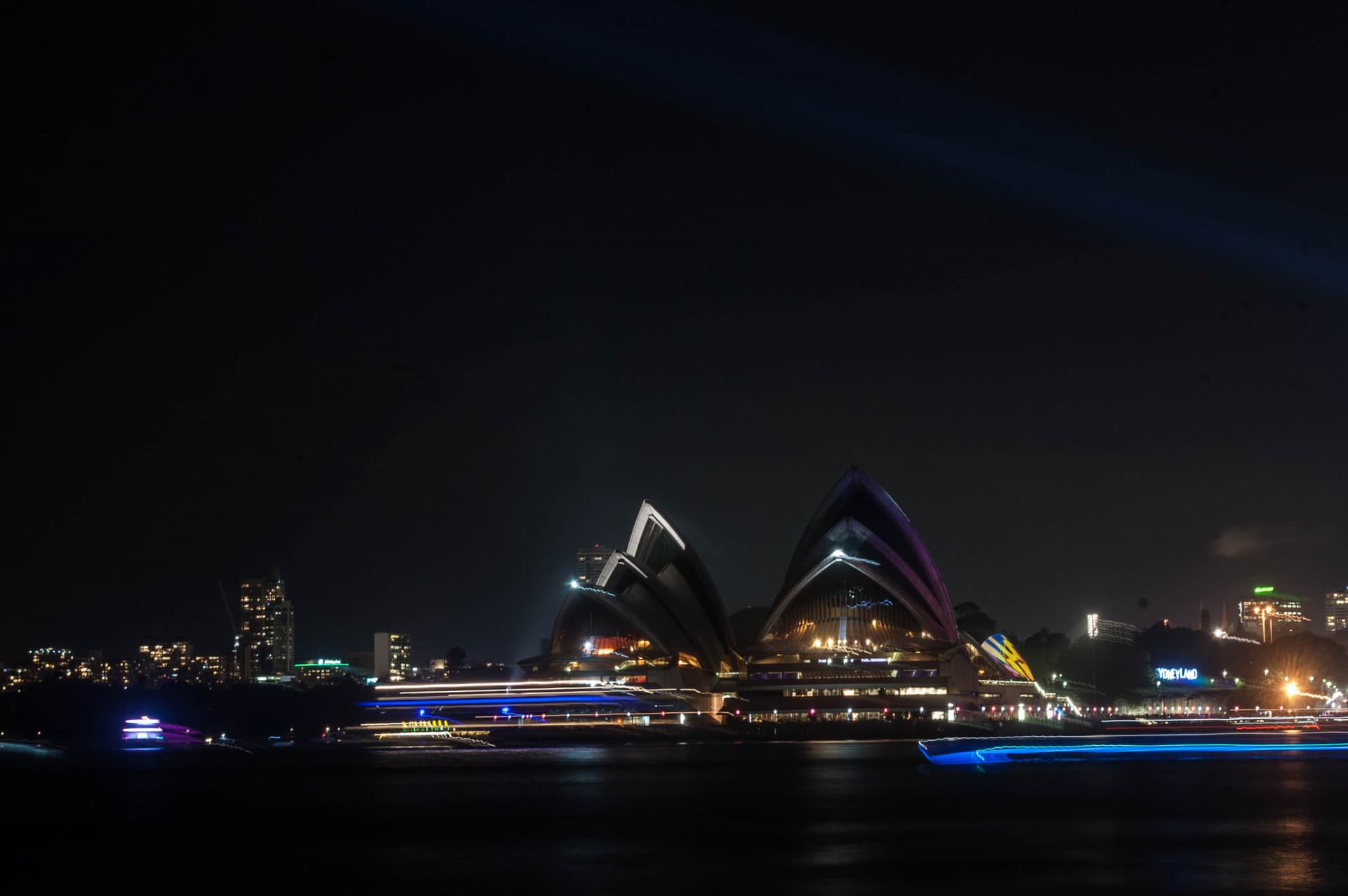 Vivid Festival of Light and Sound Cruise with Buffet Dinner aboard Sydney Princess Cruises - სურათი 13
