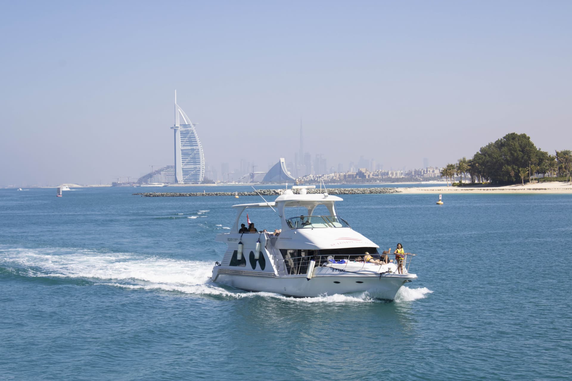 Dubai Marina Yacht Tours - სურათი 11