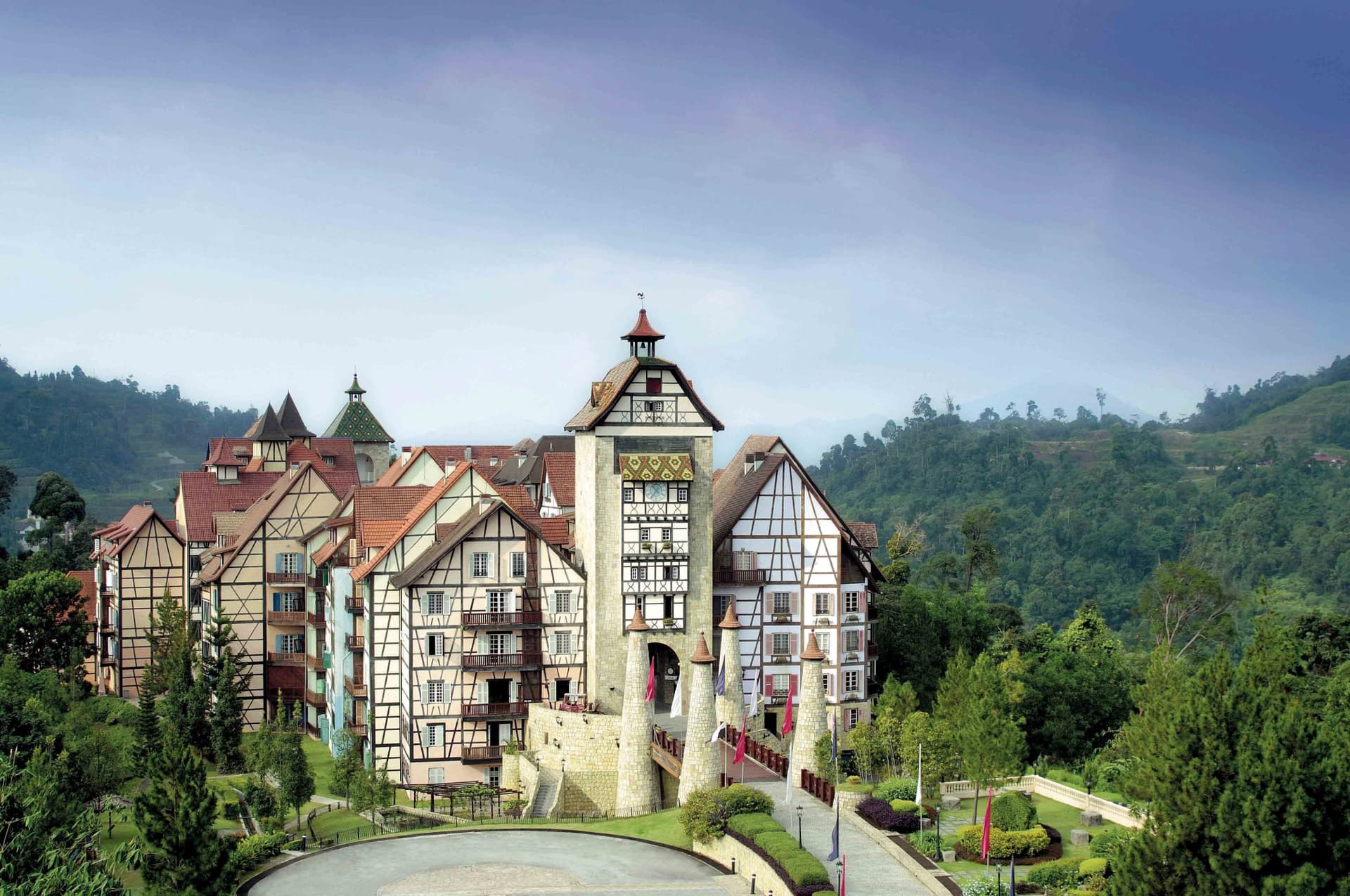 Colmar Tropicale Bukit Tinggi and Batu Caves Tour from Kuala Lumpur - სურათი 3