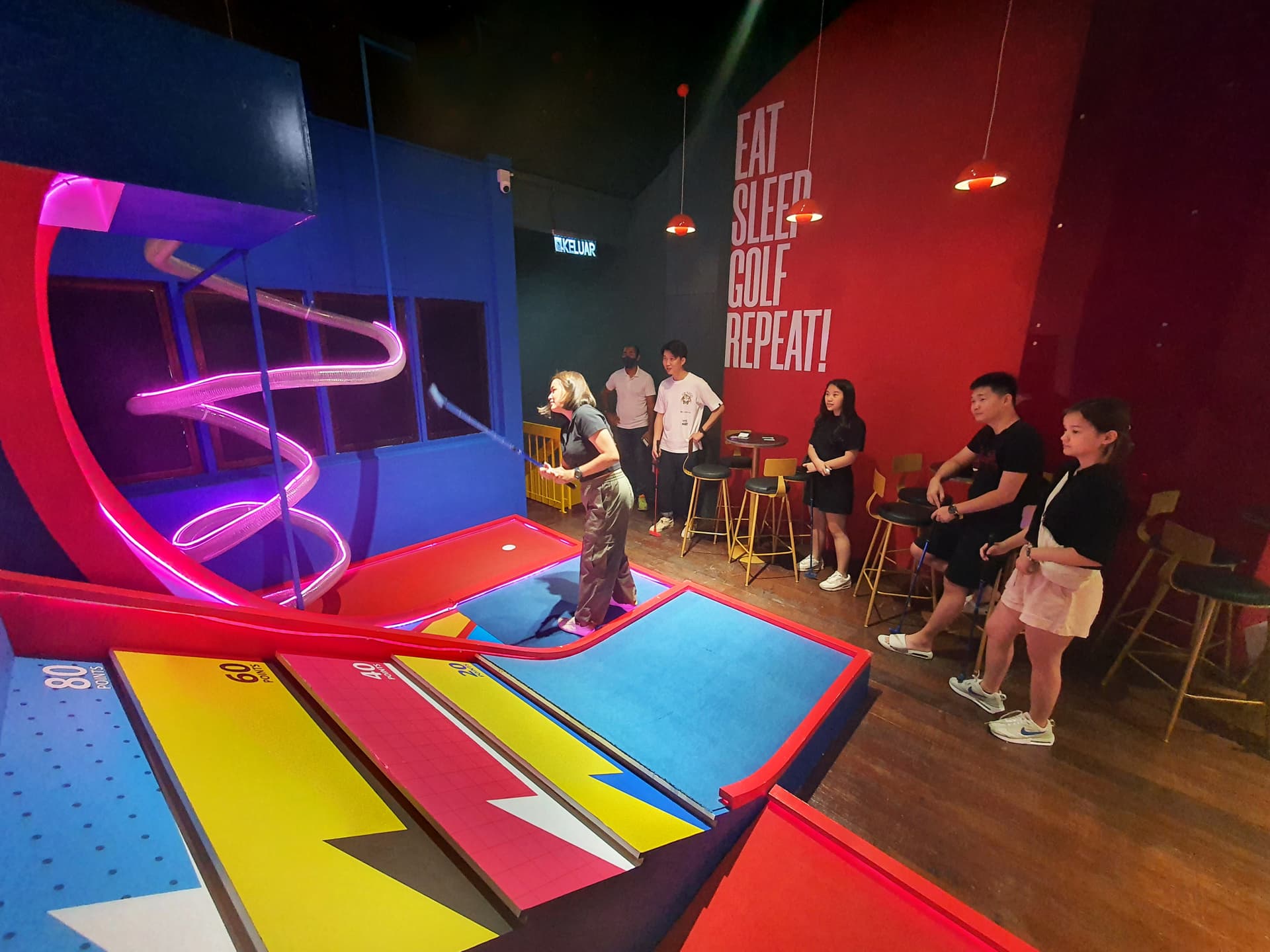 De'8000 Mini Golf Cafe Penang Ticket - სურათი 3