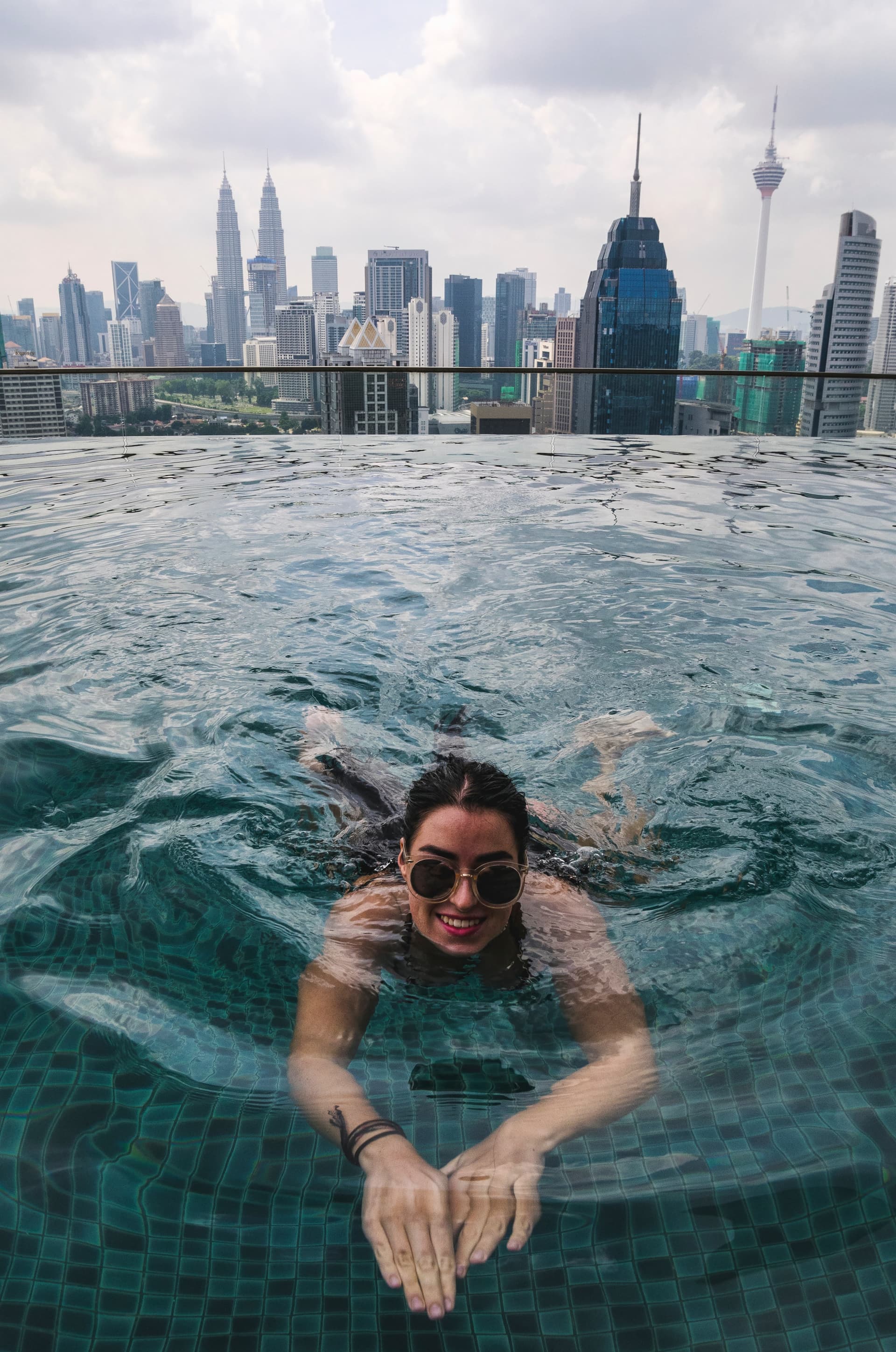 Professional Photo Shoot in Kuala Lumpur - სურათი 3